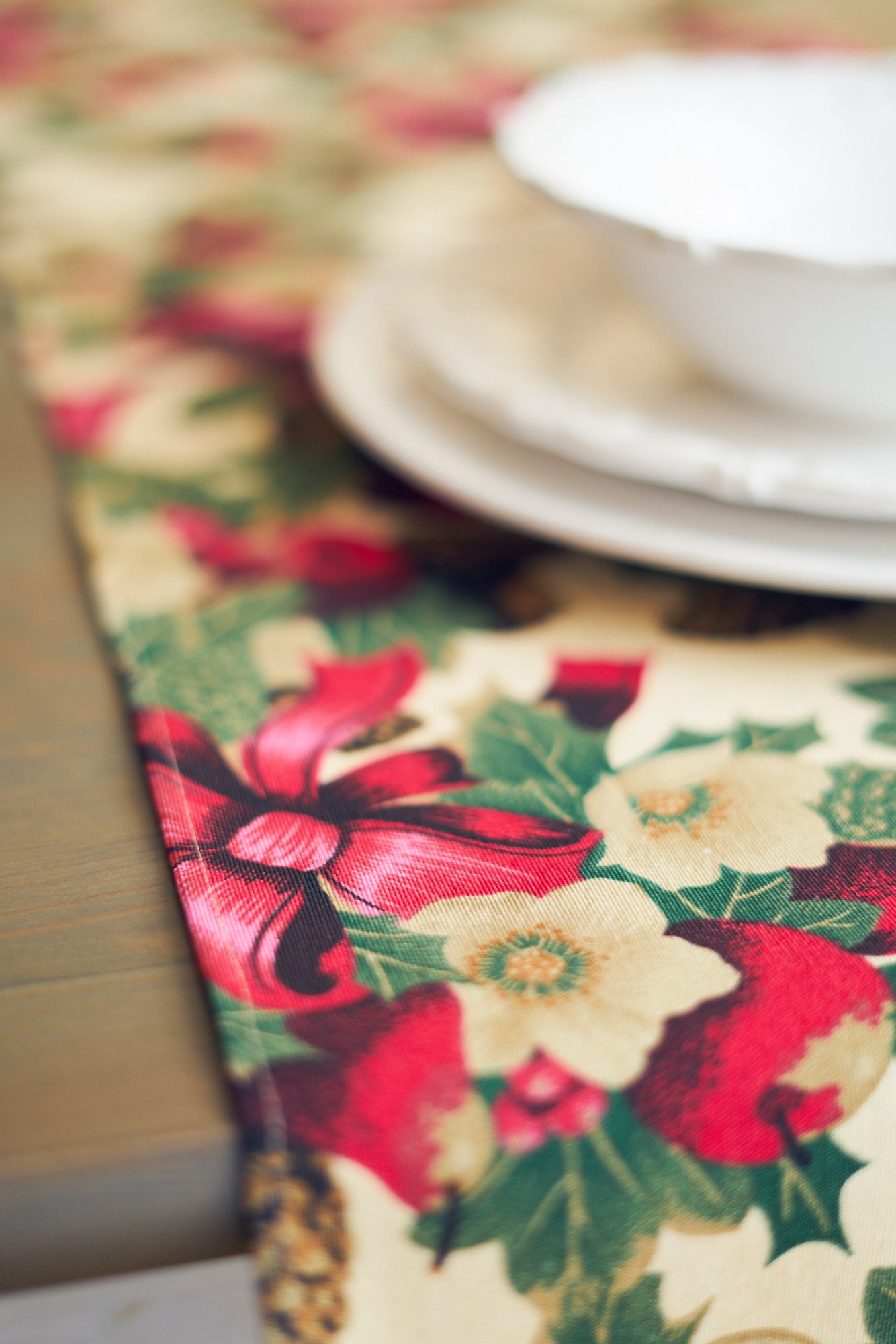 Winter Table runner with Tassels | Beige Christmas flowers