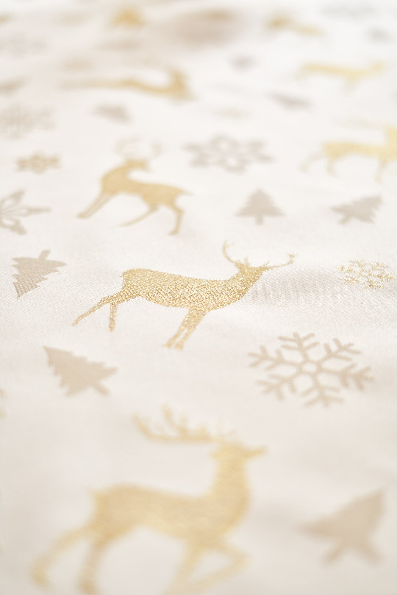 Christmas motive Round Placement with golden dear and snowflake print, Cottom-Poly mix | Copos Oro