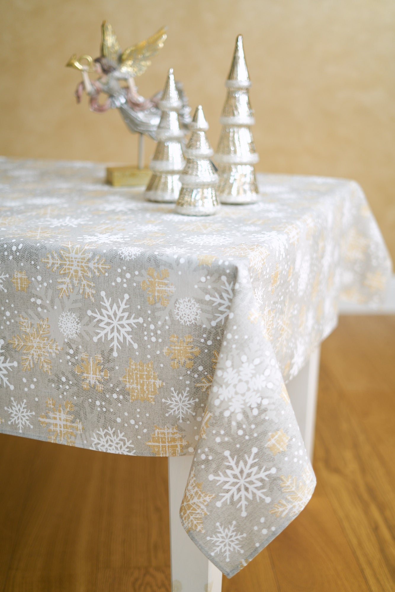 Winter motive Rectangular Tablecloth with snowflake print, Cottom-Poly mix | TeaLurex Oro