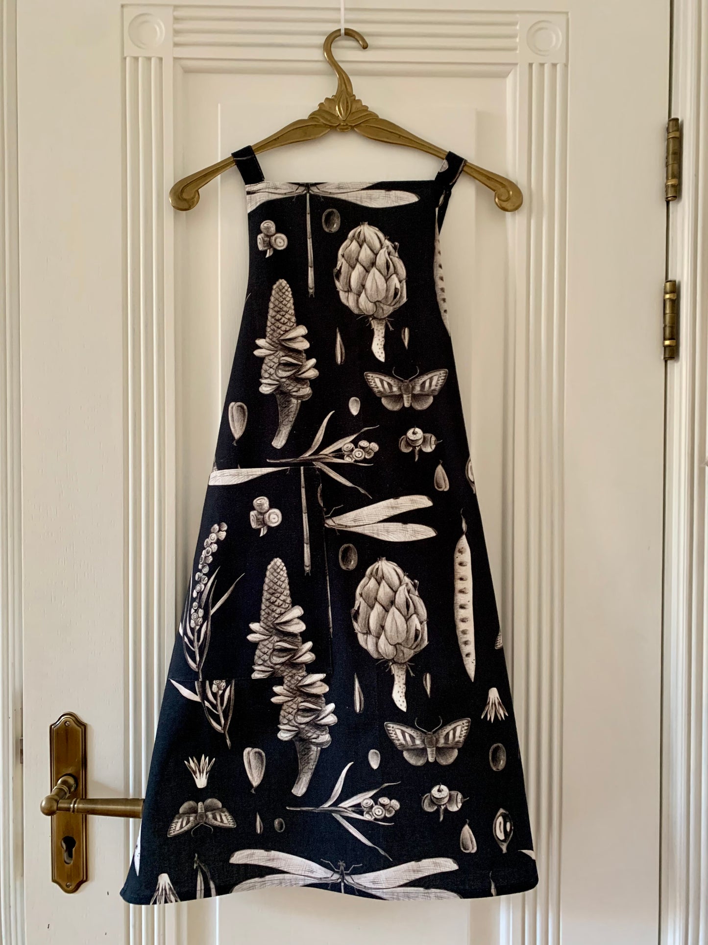 Ladies' Apron Simple, S-L Size, 100% Cotton, Printed | Seeds Carbon