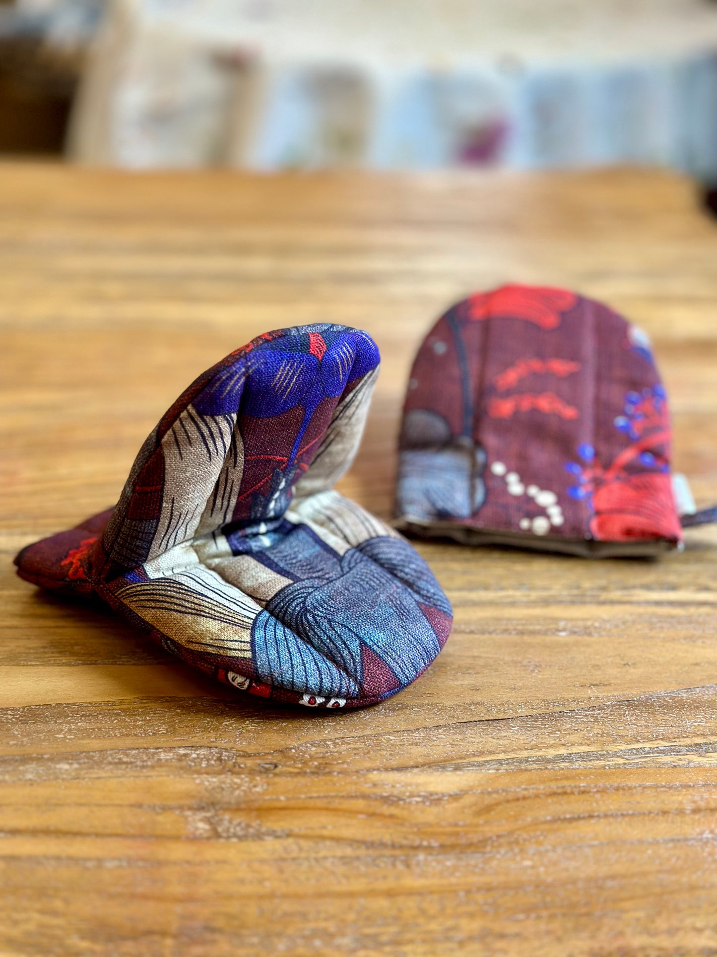 Oven Glove Small with Double Wool Filling, Cotton, Printed | Red Drama