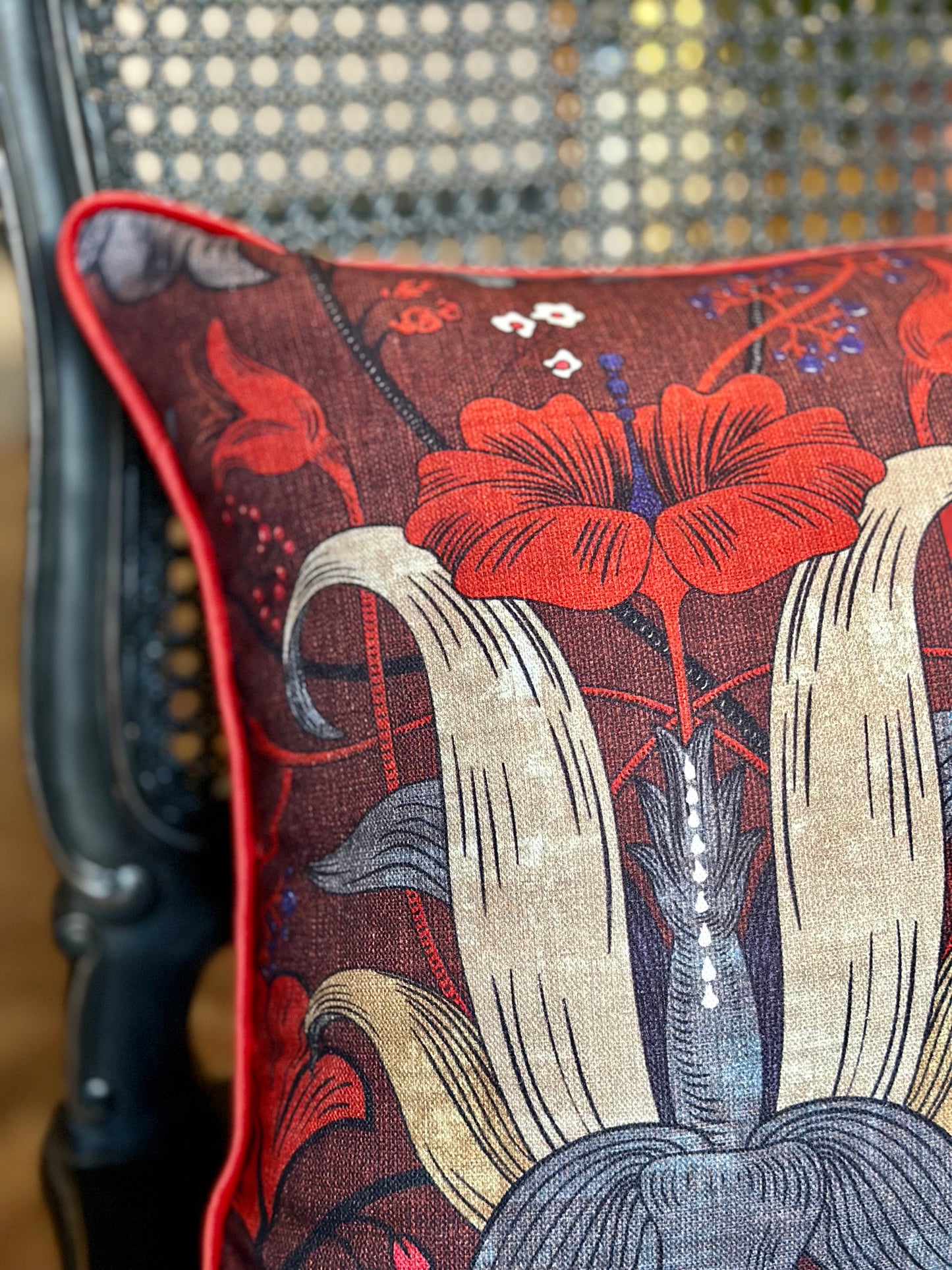 Pillowcase Deco | Red drama
