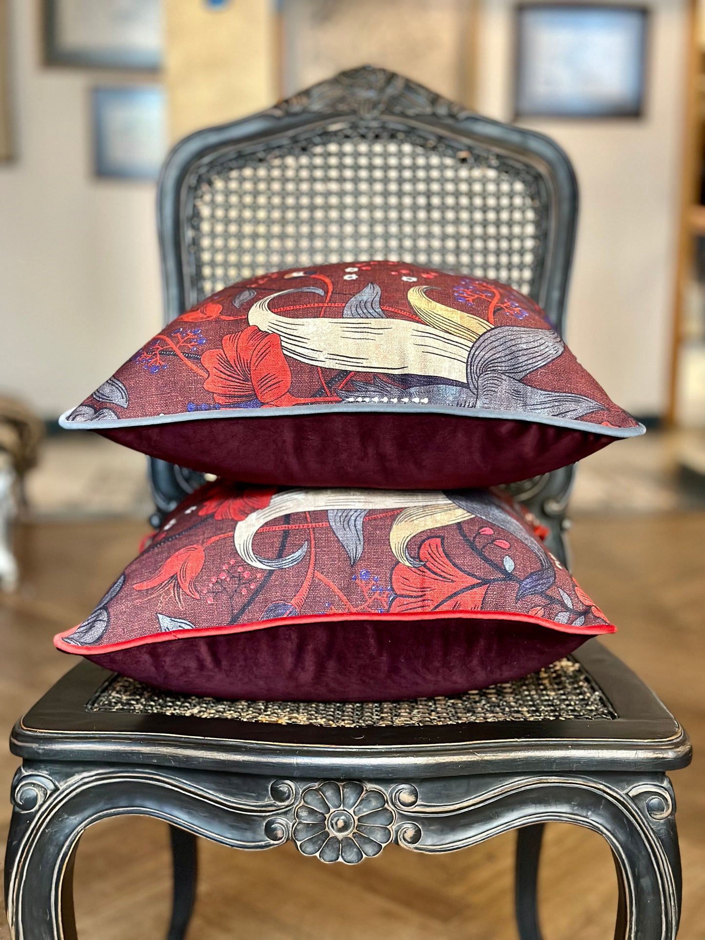 Pillowcase Deco | Red drama