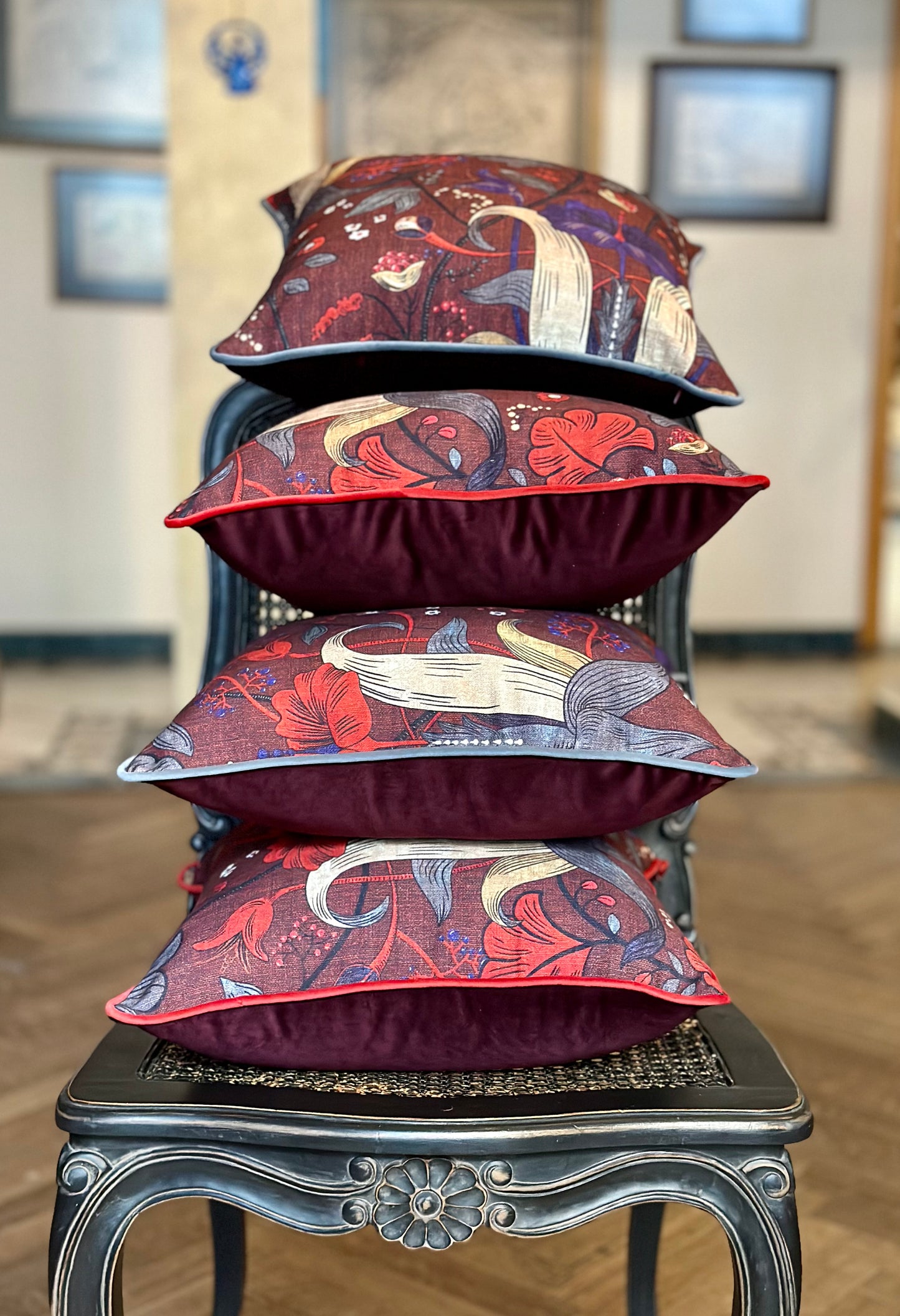 Pillowcase Deco | Red drama