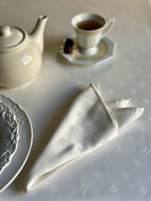 Classic napkin with an ornament | Classic Dinner