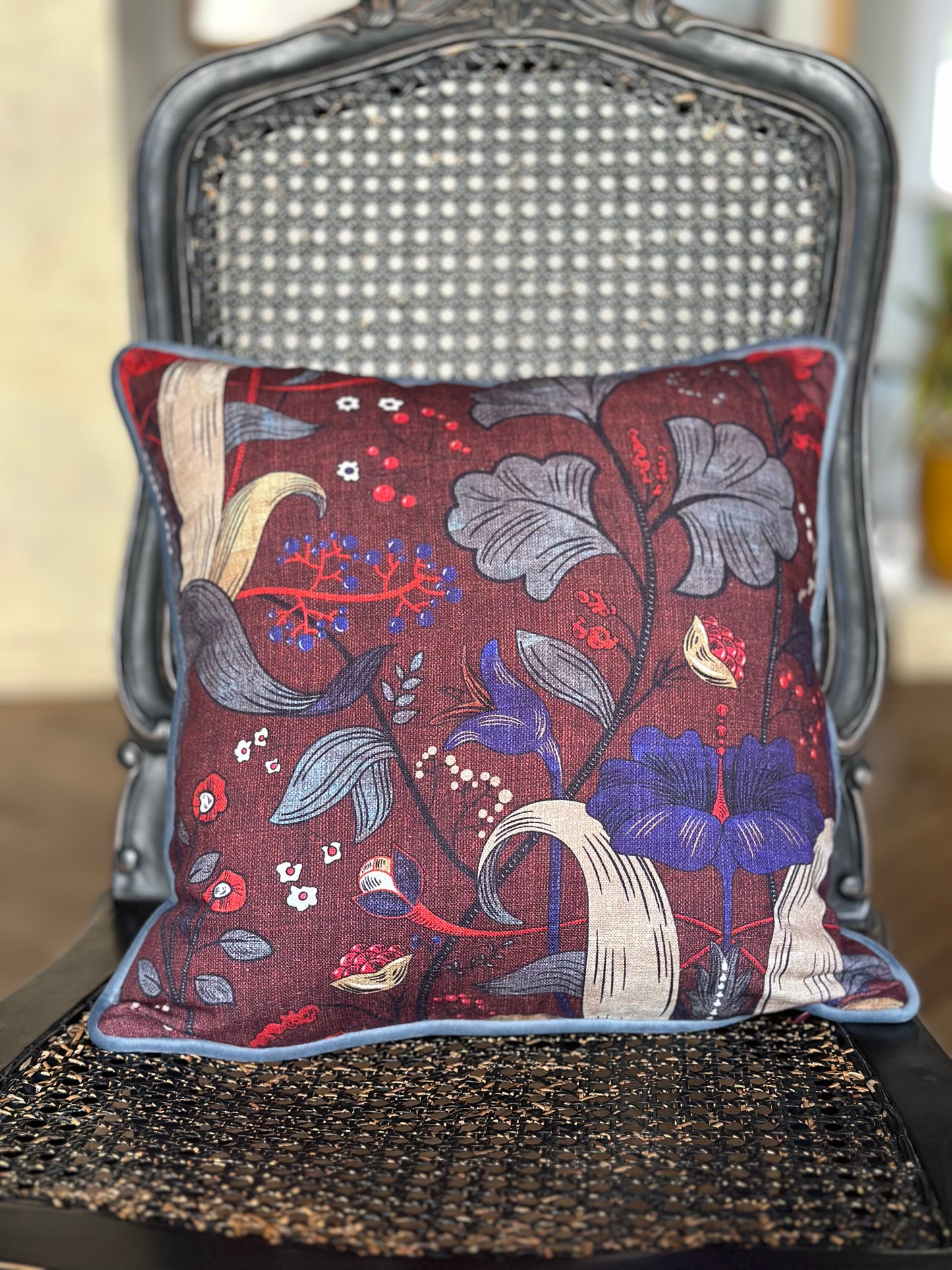 Pillowcase Deco | Red drama