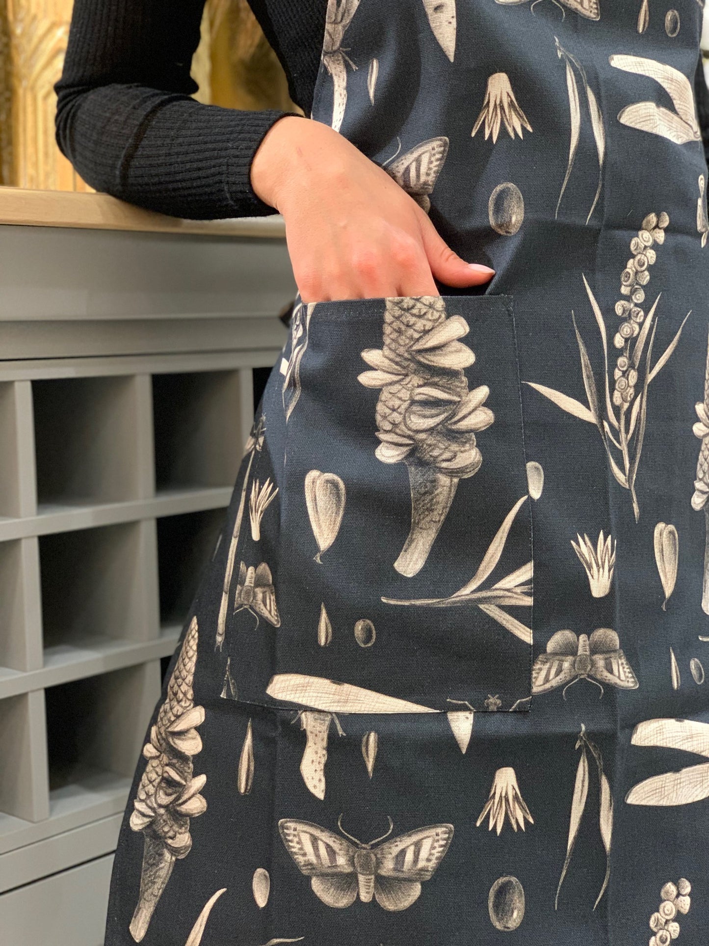 Ladies' Apron Simple, S-L Size, 100% Cotton, Printed | Seeds Carbon