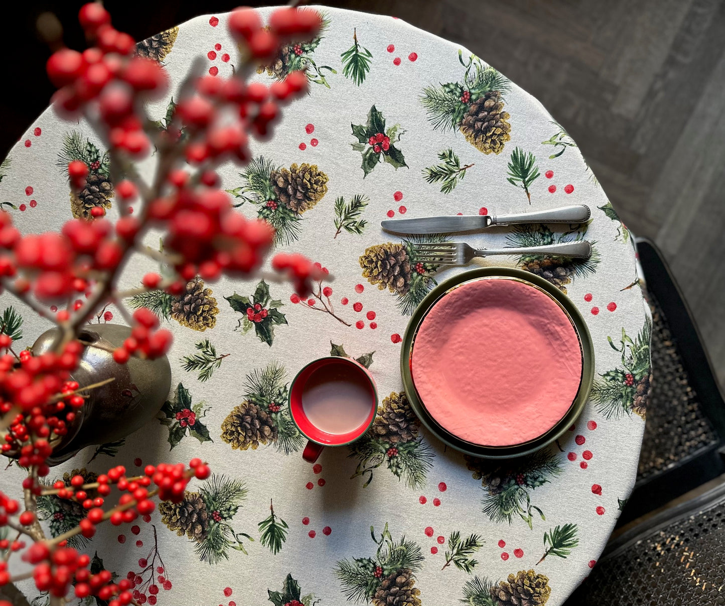Light Christmas motive Round Tablecloth, Cottom-Linen mix | Golden Pine