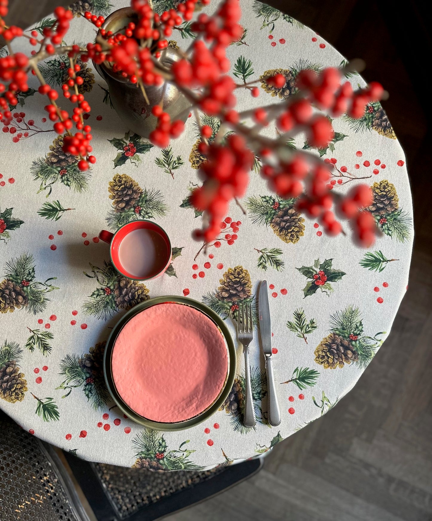 Light Christmas motive Round Tablecloth, Cottom-Linen mix | Golden Pine
