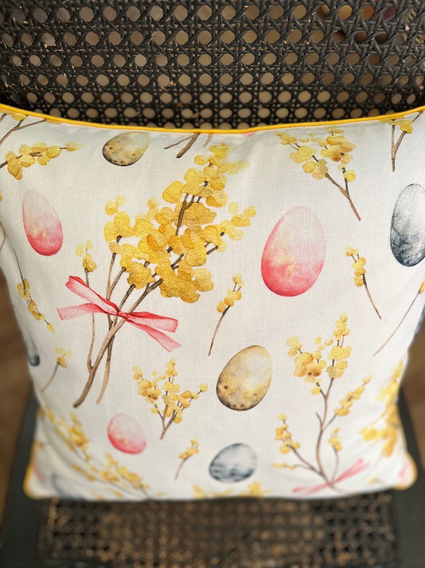 Pillowcase Deco | Easter Happy