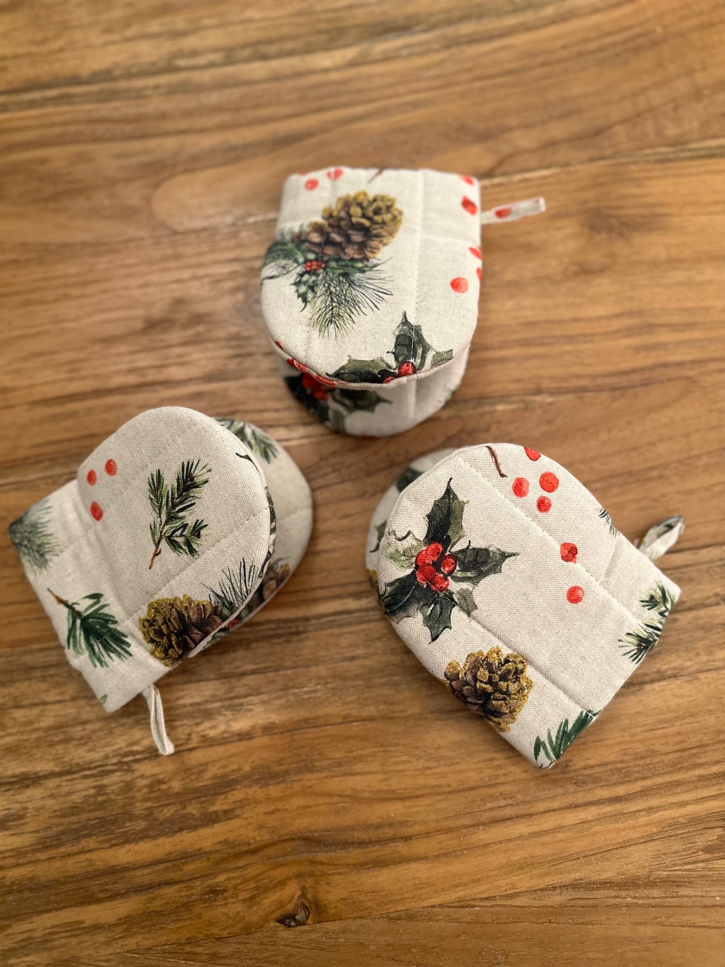 Christmas Oven Glove Small with Double Wool Filling, Linen-Cotton Mix, Printed | Golden Pine