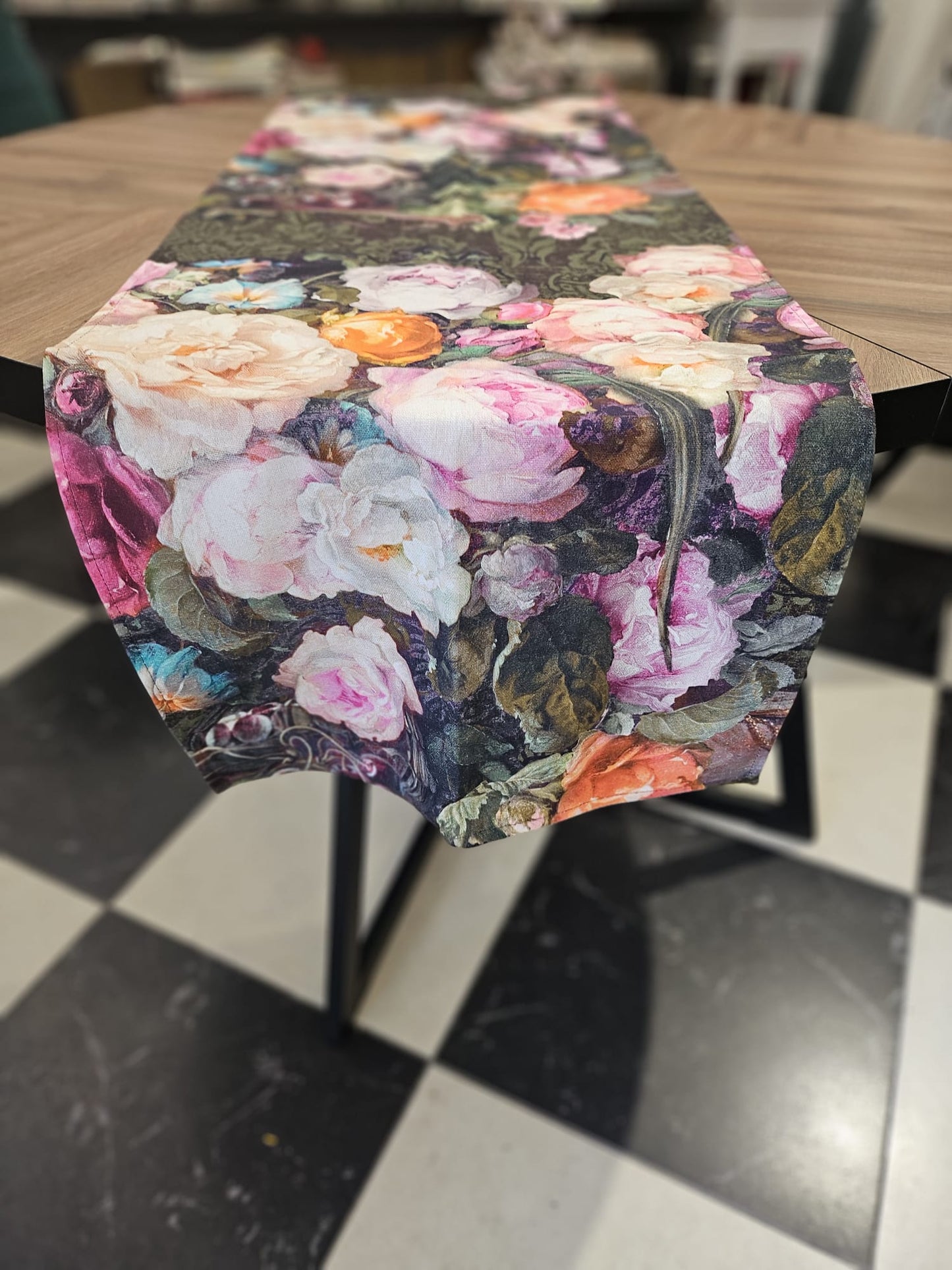 Table Runner without and with Tassels, 100% Cotton, Printed | Francine Black