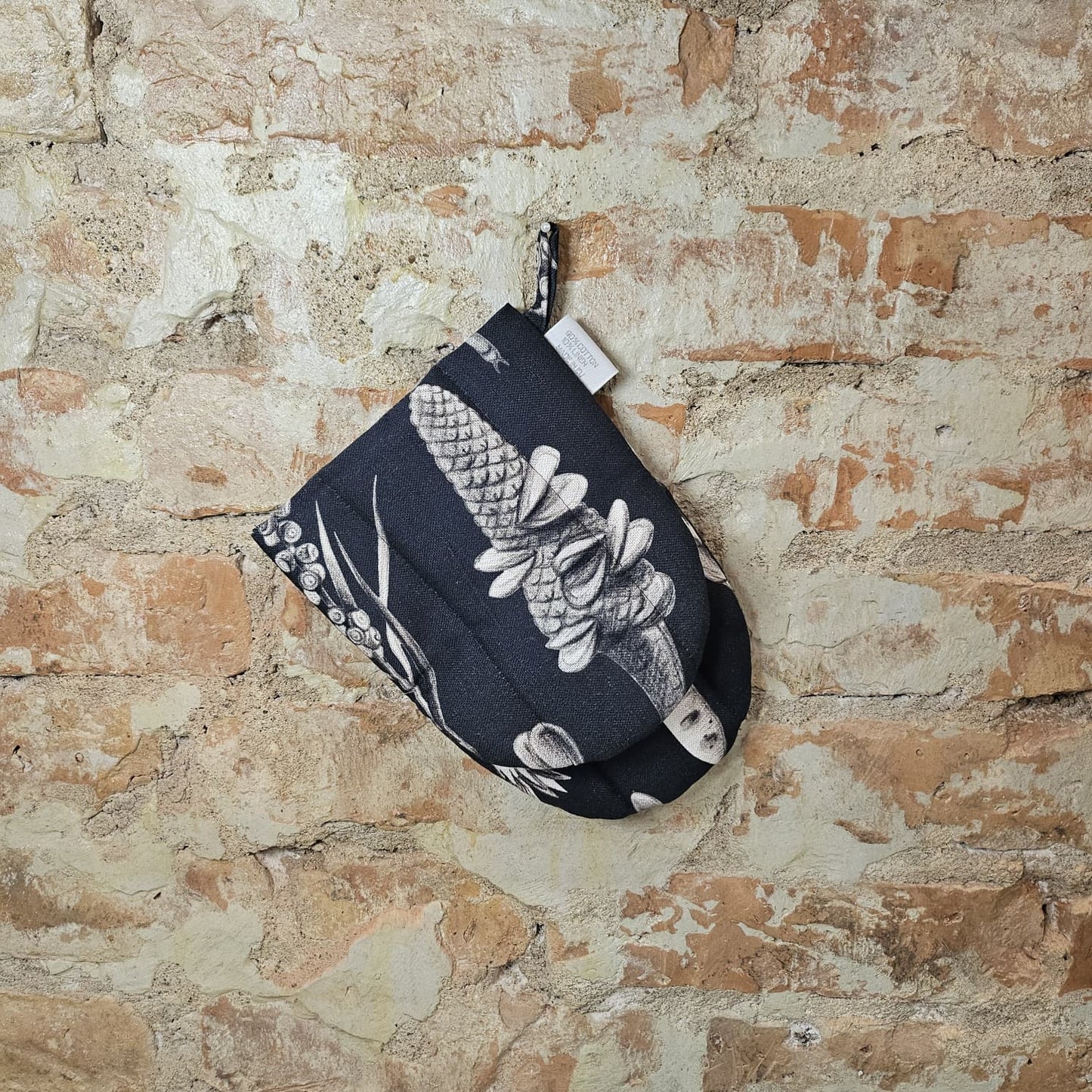 Handcrafted Kitchen Oven Mitt | Seeds Carbon
