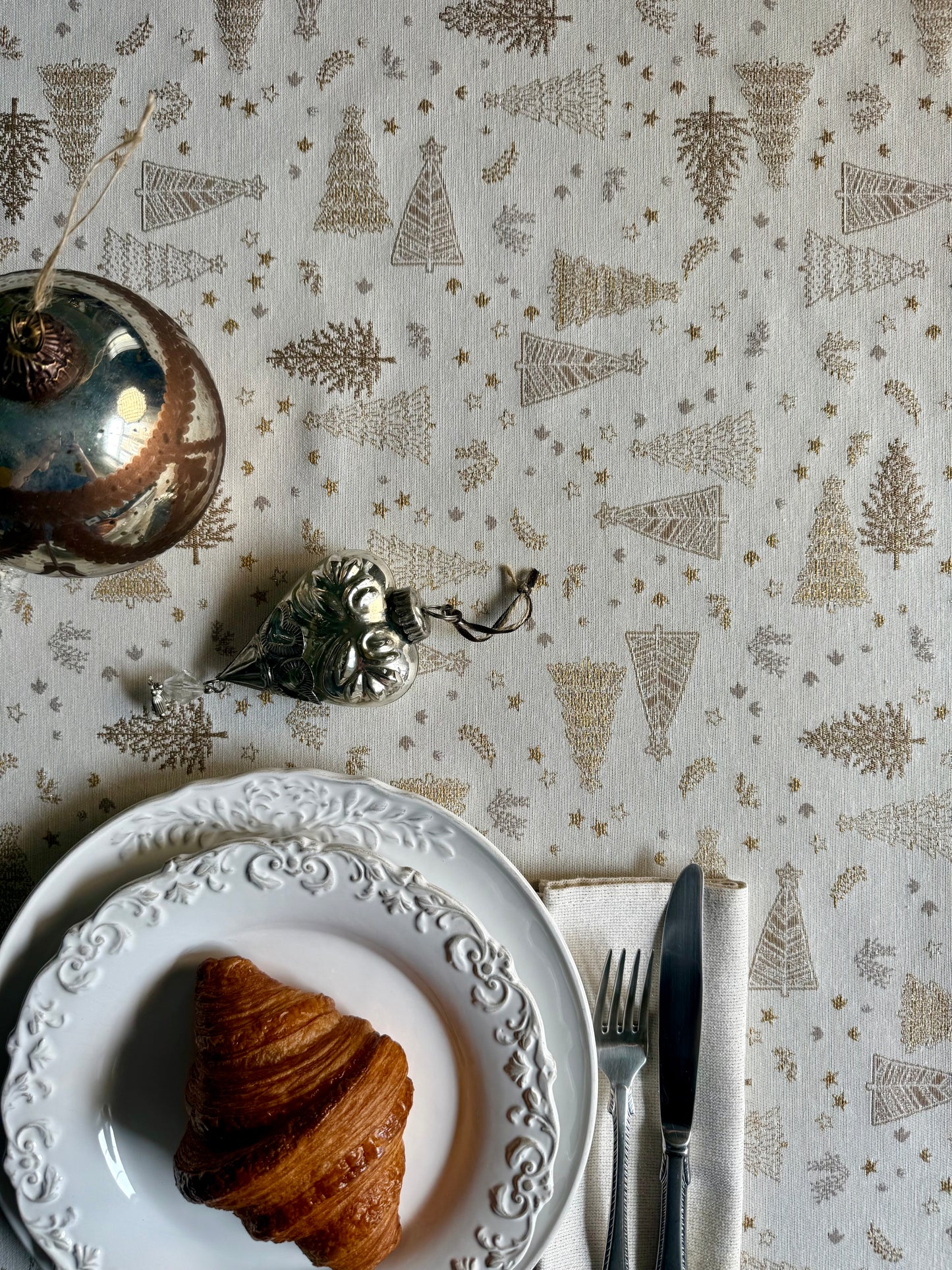 Winter rectangular Tablecloth, Festive Motive, Christmas Motive | Golden Forest
