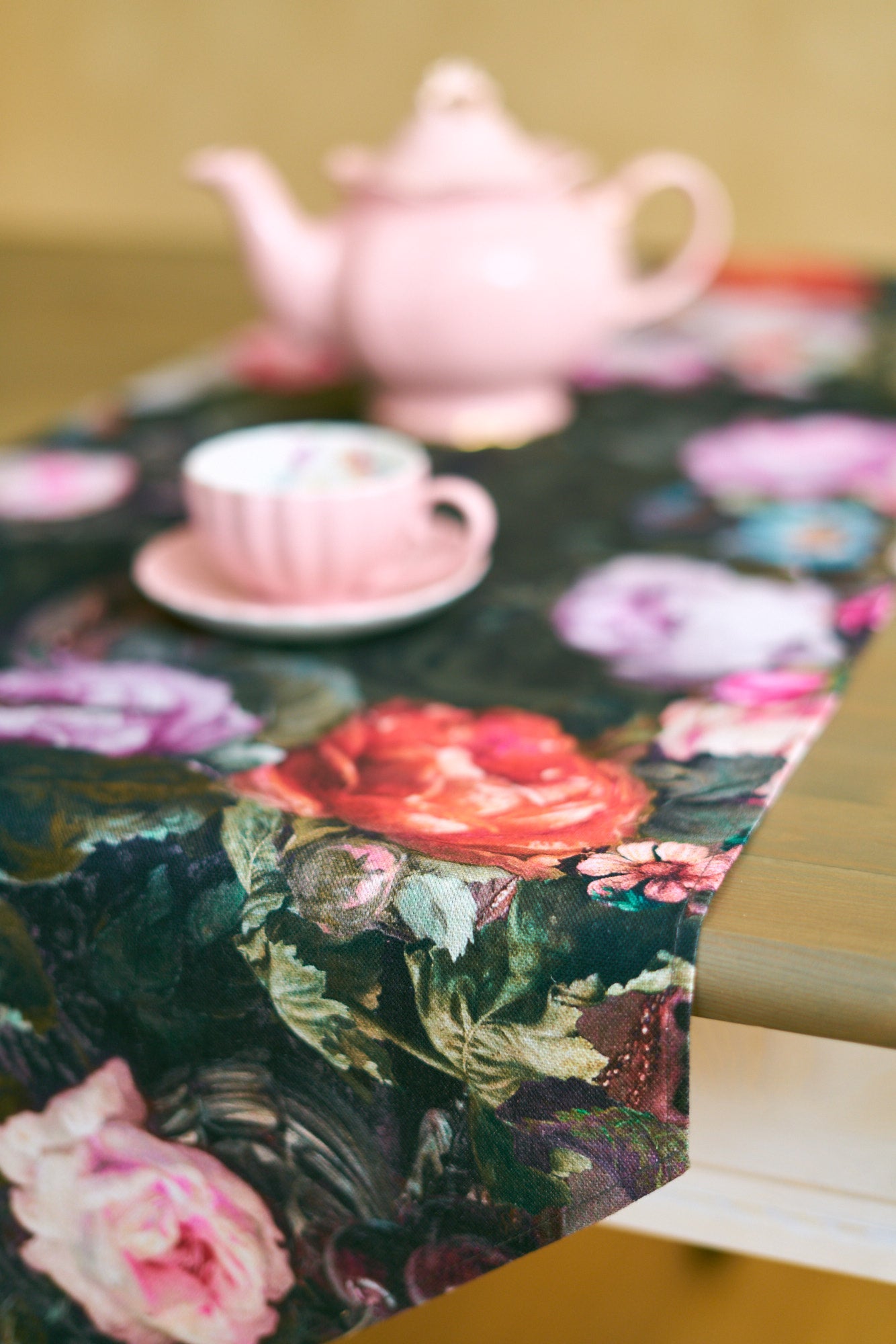 Table Runner without and with Tassels, 100% Cotton, Printed | Francine Black