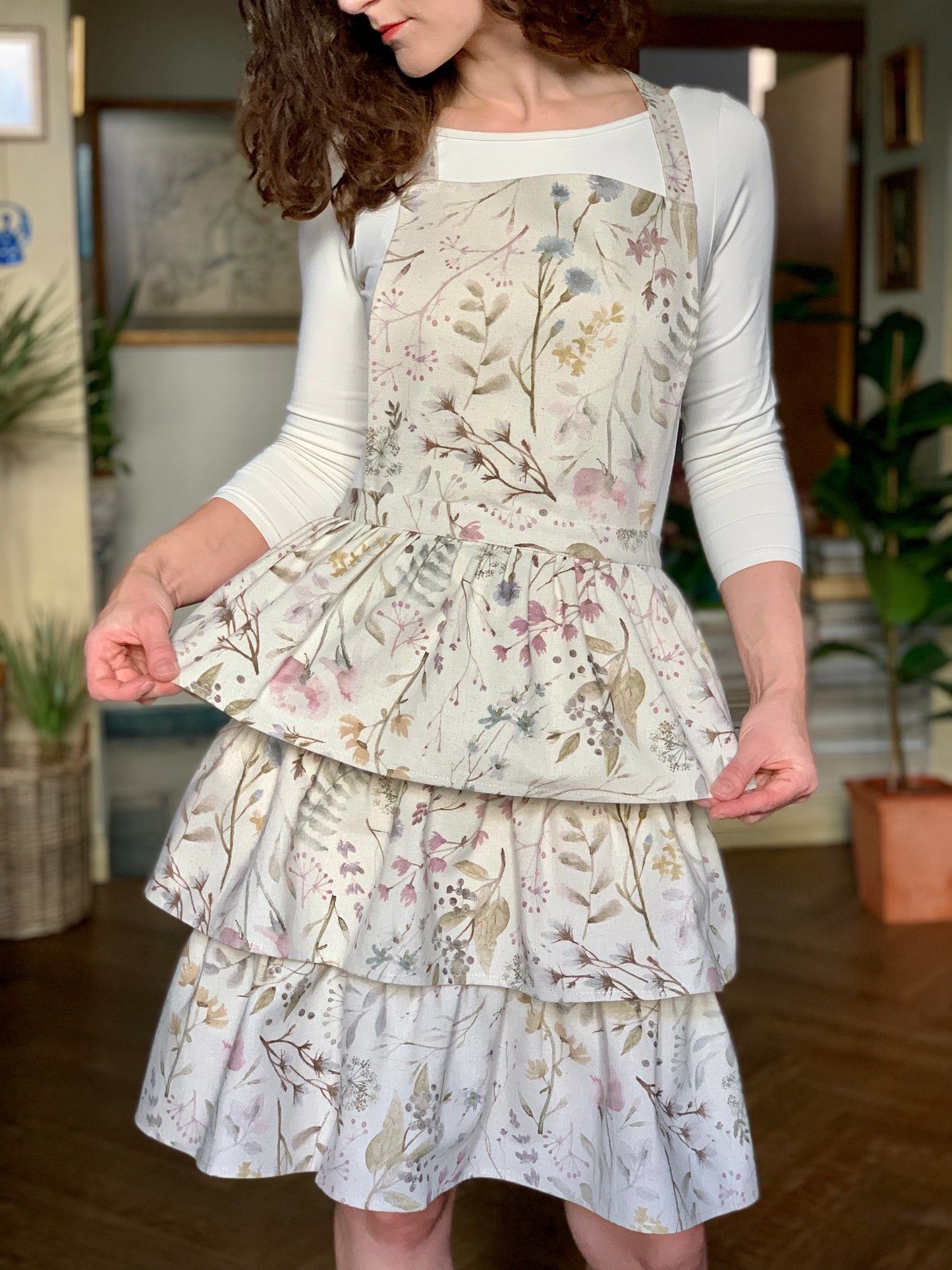 Ladies Apron with Ruffles, Linen-Cotton Mix, Printed | Aitana