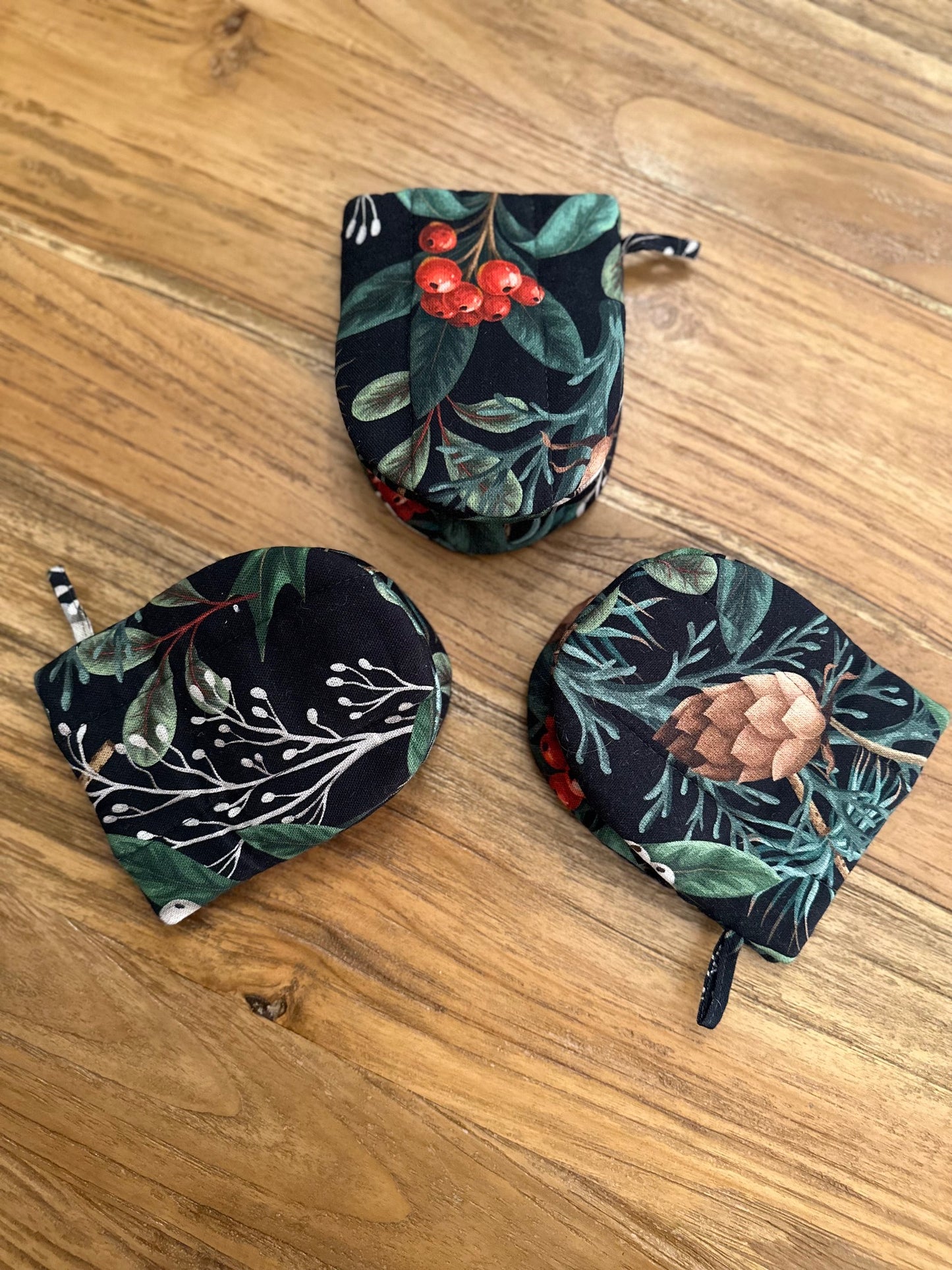 Oven Glove Small with Double Wool Filling, 100% Cotton, Printed | Christmas Forest