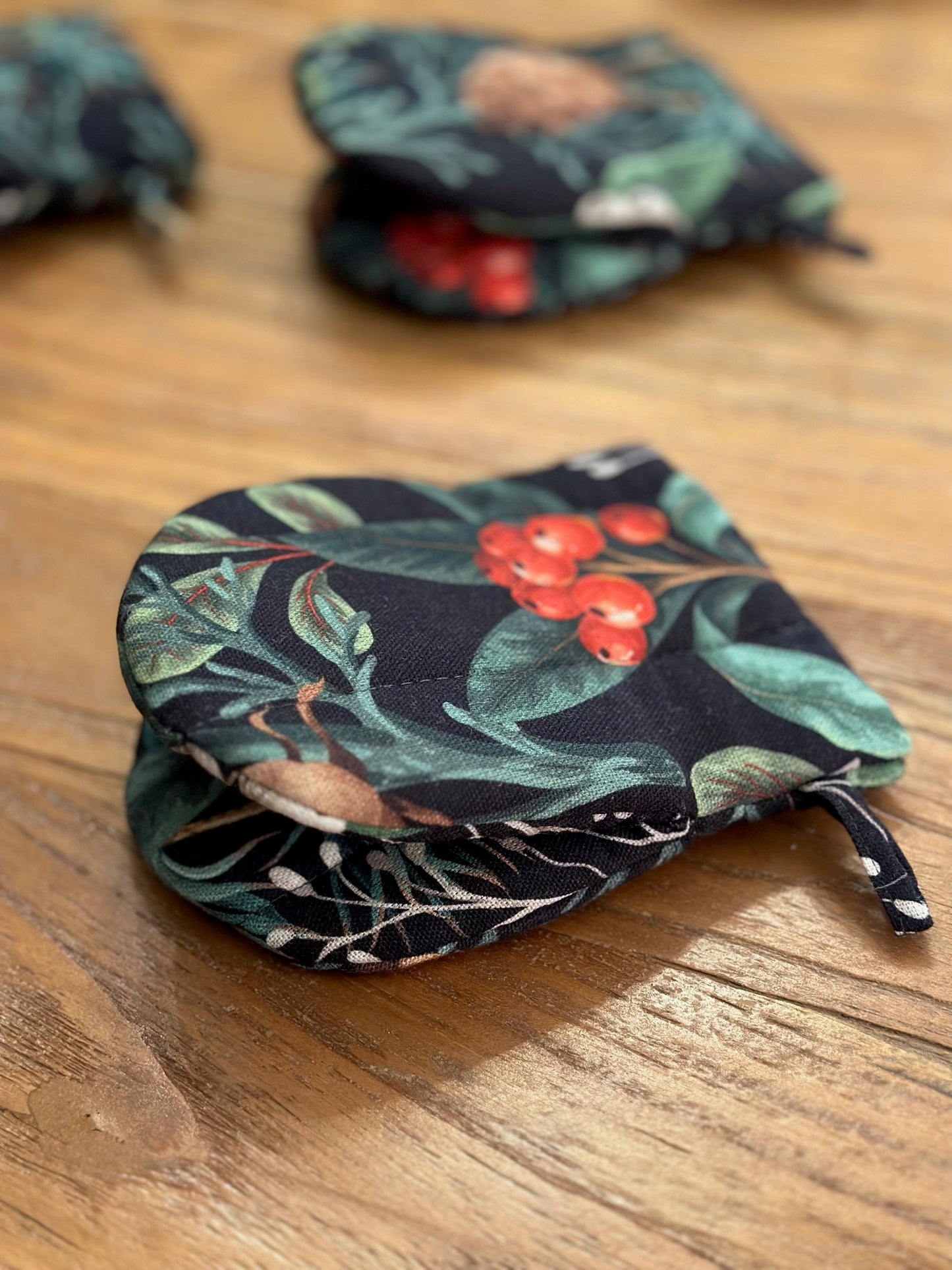 Oven Glove Small with Double Wool Filling, 100% Cotton, Printed | Christmas Forest