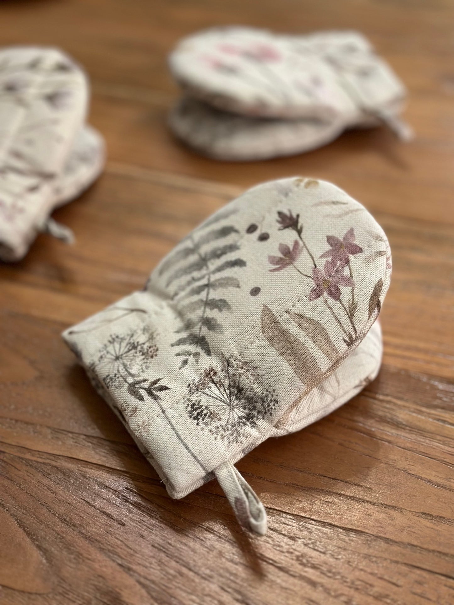 Oven Glove Small with Double Wool Filling, Linen-Cotton Mix, Printed | Aitana