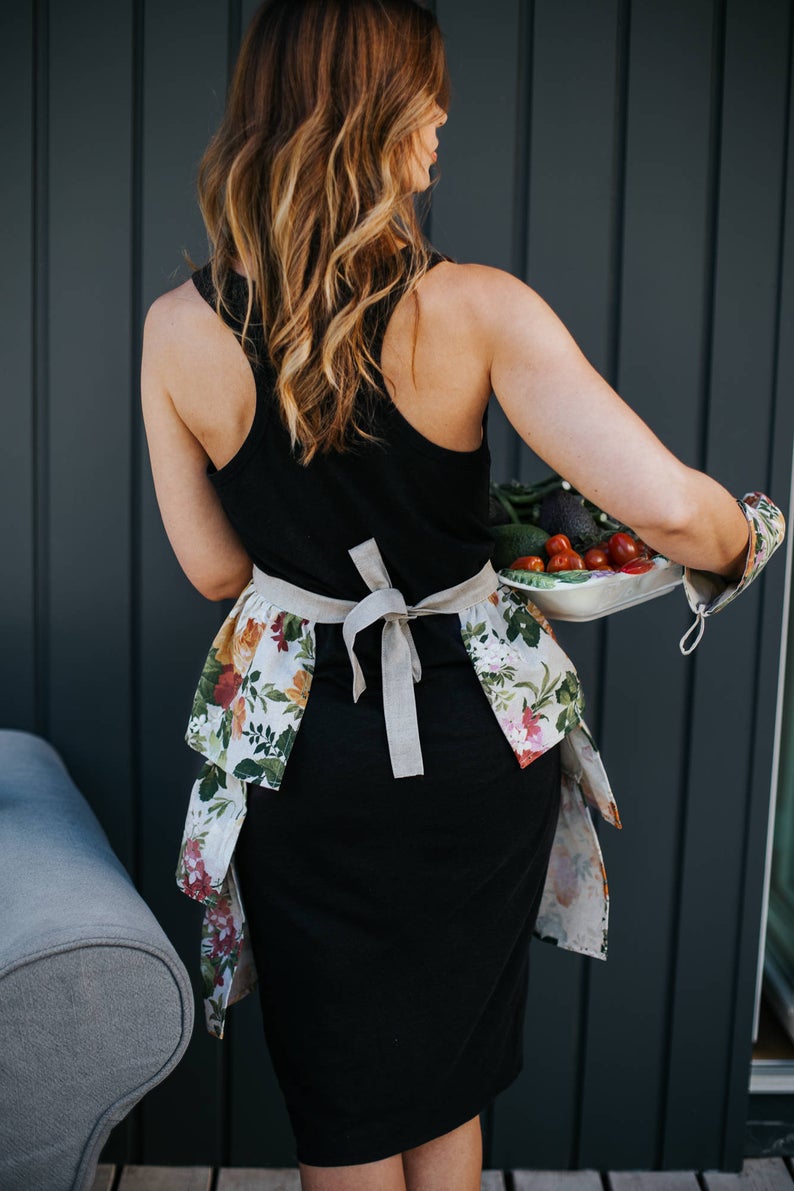 Ladies Apron With Ruffles, Poly-cotton Mix, Printed | Flower Big