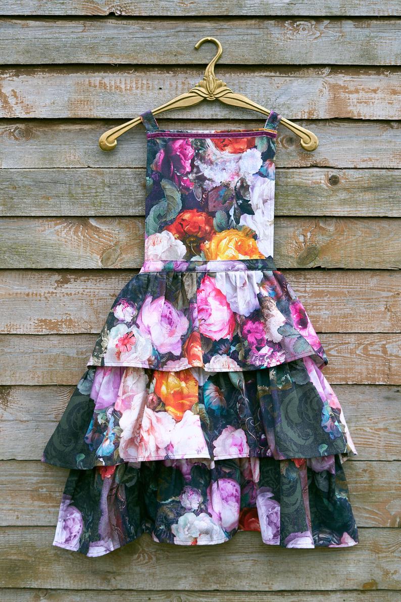 Ladies Apron with Ruffles, 100% cotton, printed | Francine Black