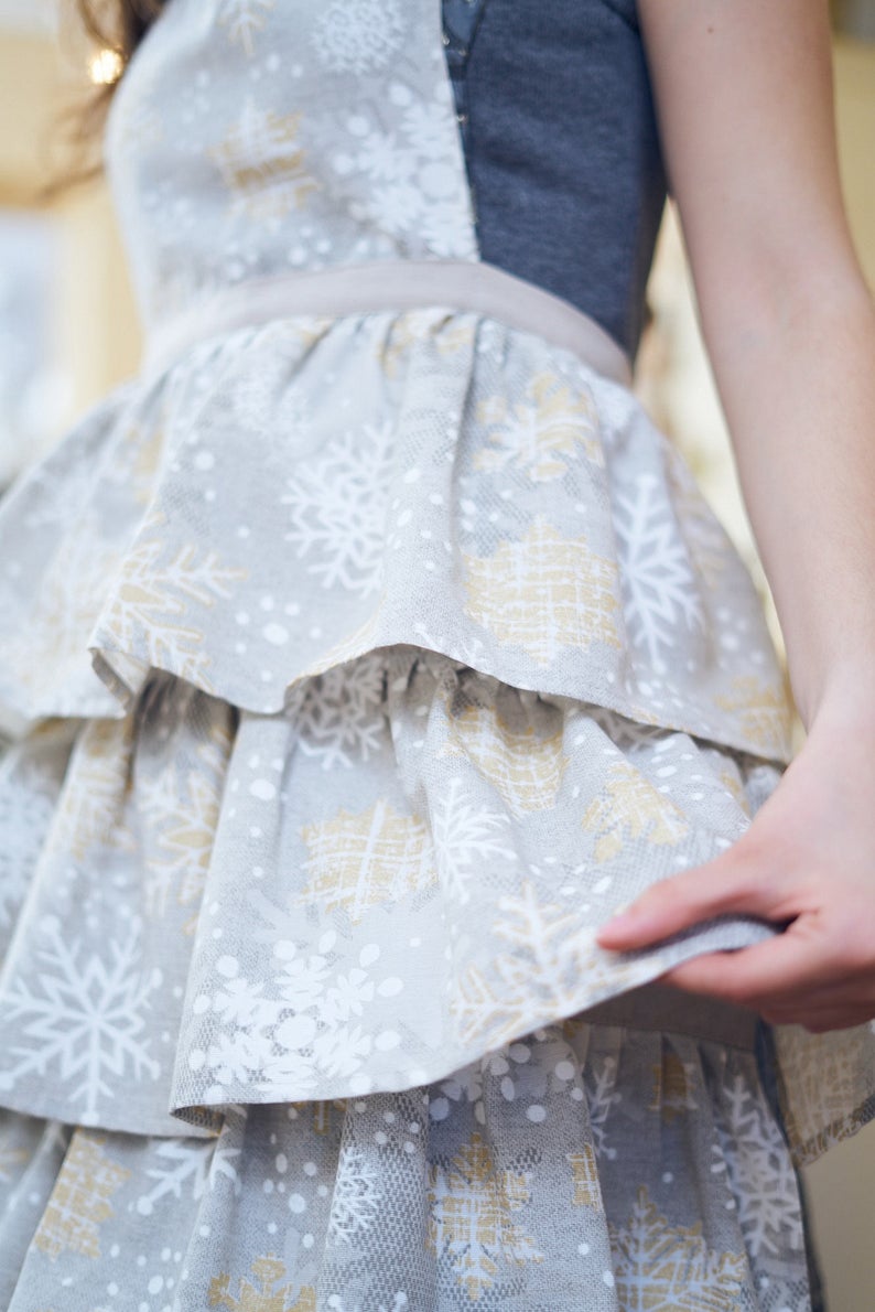 Winter motive Ladies apron with snowflake print, Cottom-Poly mix | TeaLurex Oro