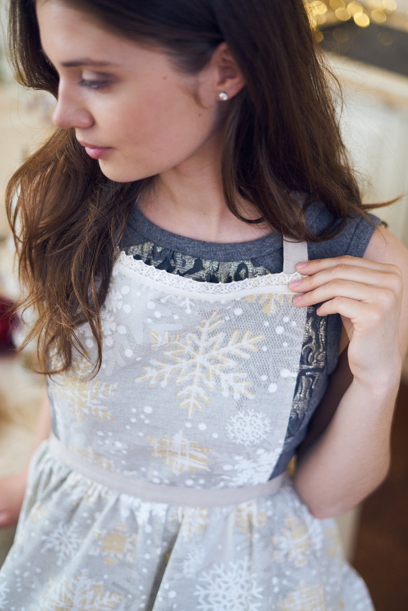 Winter motive Ladies apron with snowflake print, Cottom-Poly mix | TeaLurex Oro