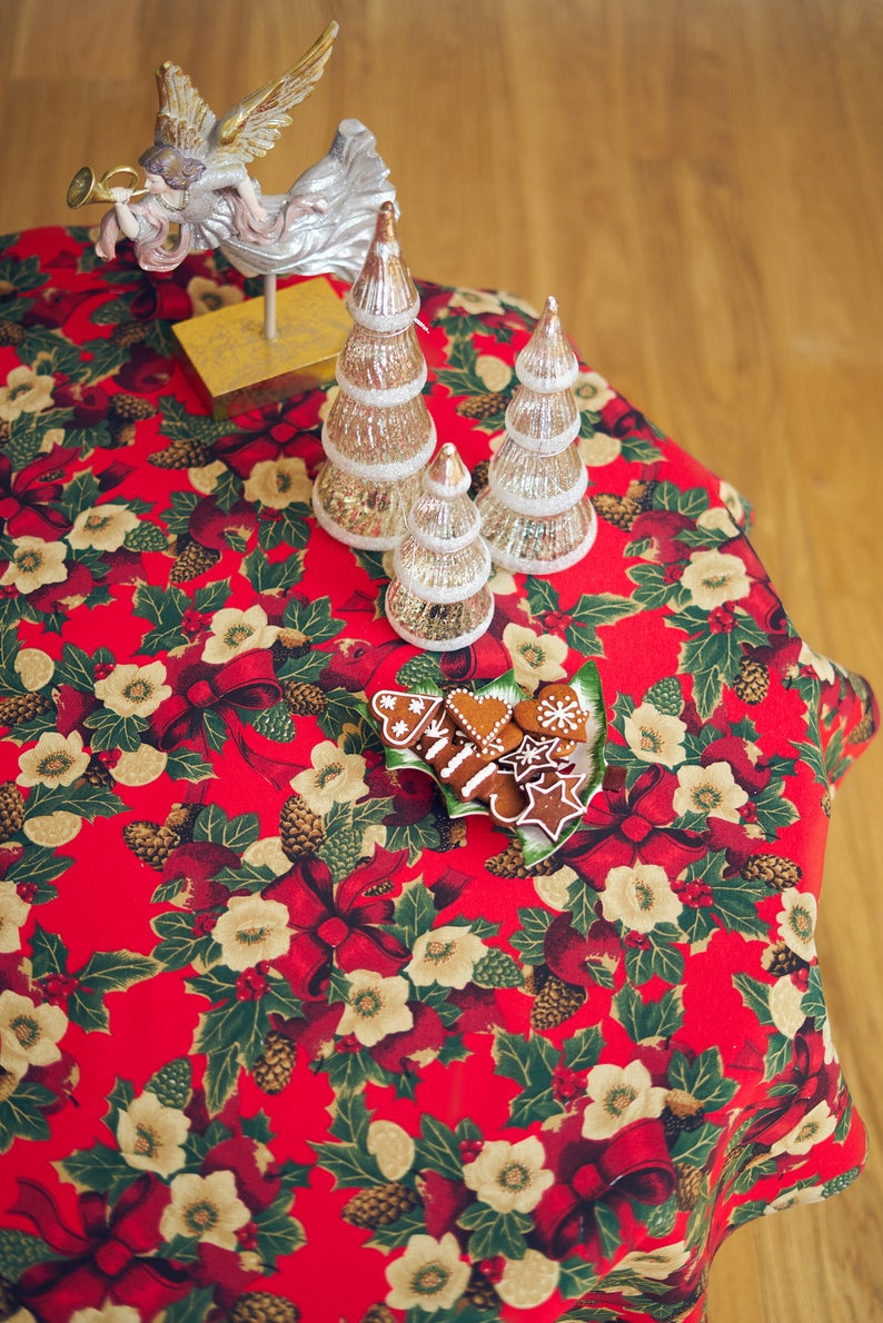 Winter Round Tablecloth| Red Christmas flowers