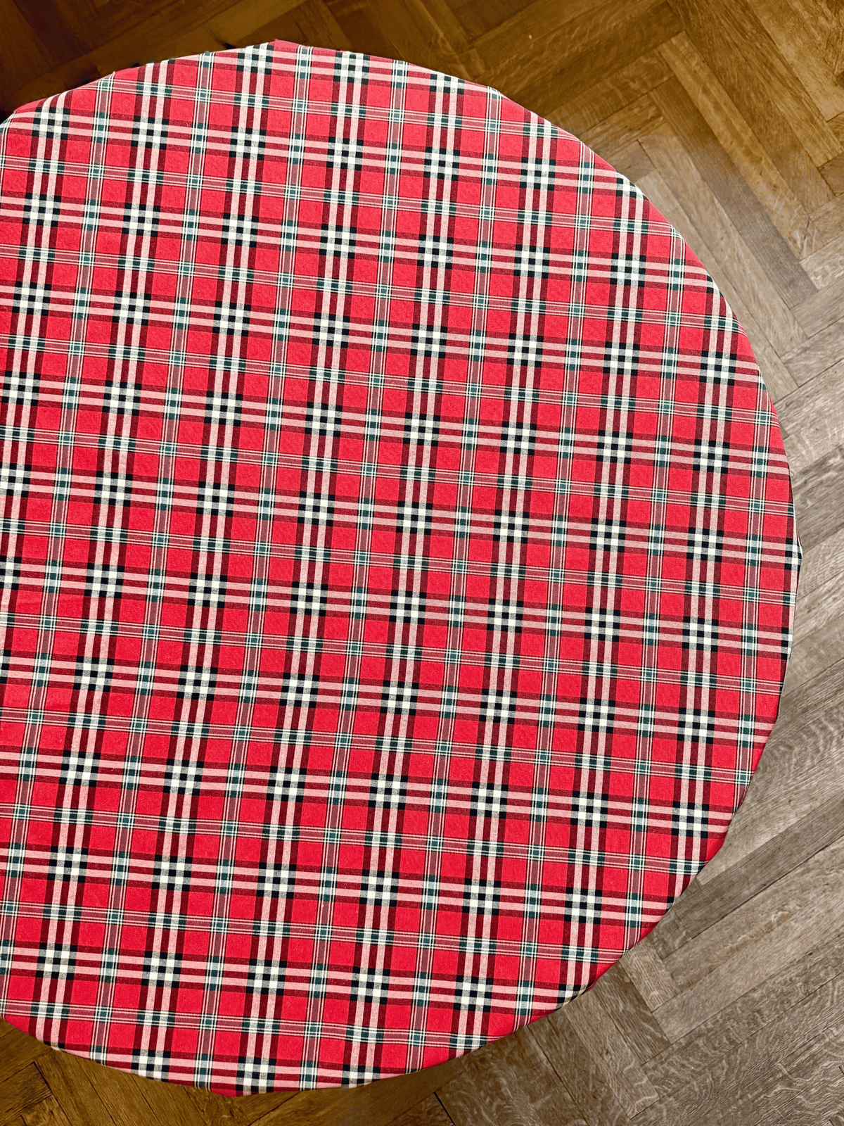 Round Christmas Plaid Tablecloth – Trendy Red