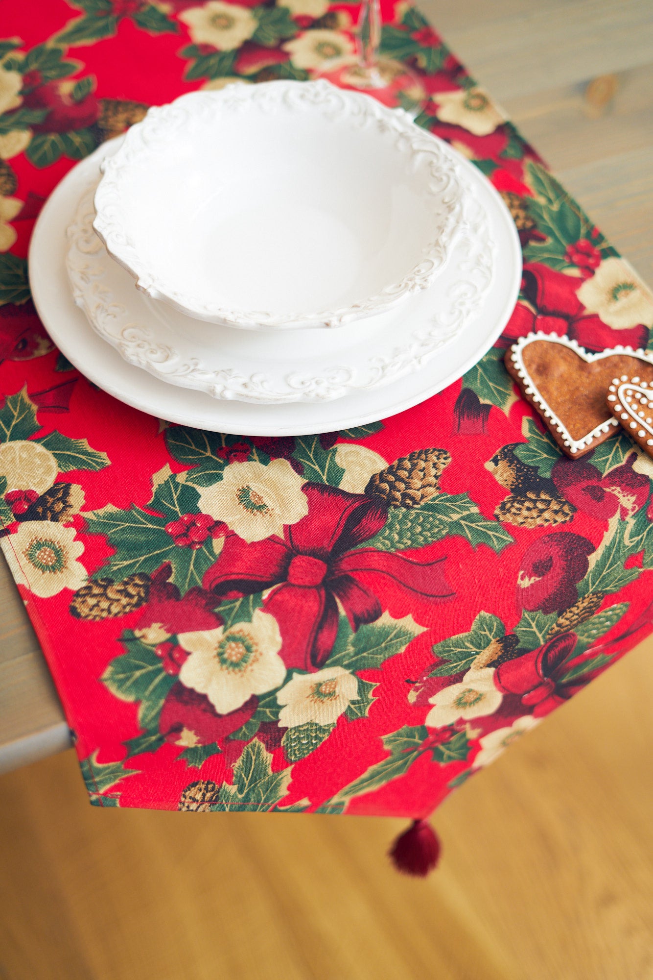 Winter Table runner with Tassels | Red Christmas flowers