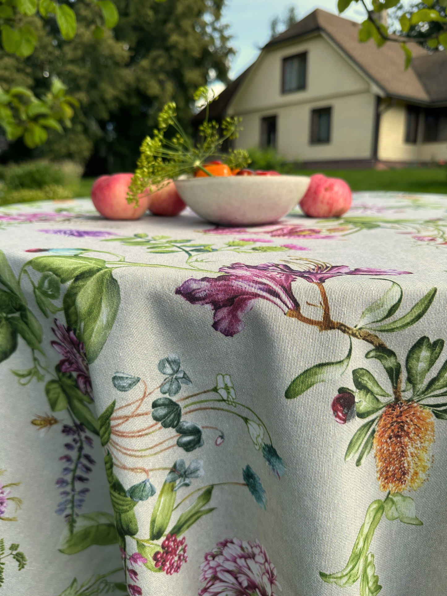 Round Floral Tablecloth, Poly-Cotton Mix, Printed | Botanico