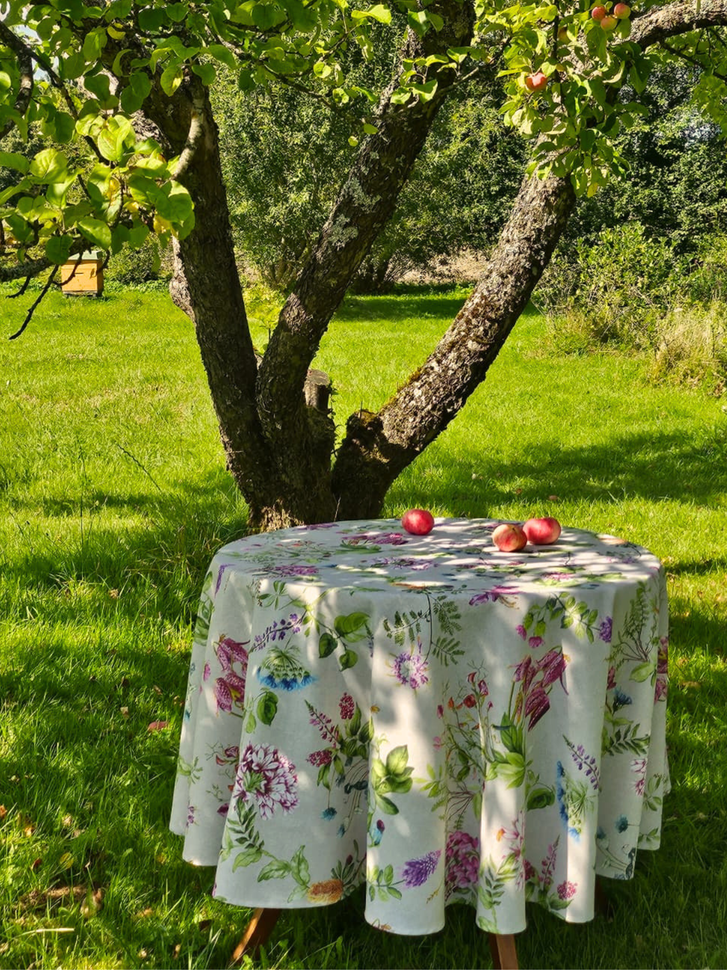 Round Floral Tablecloth, Poly-Cotton Mix, Printed | Botanico