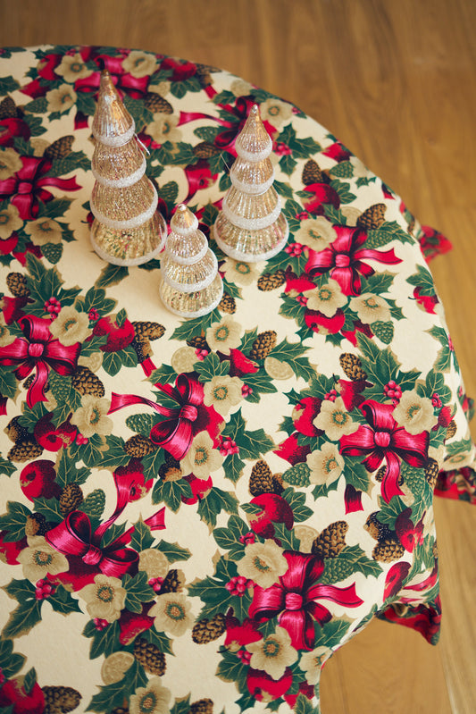 Winter Round Tablecloth| Beige Christmas flowers