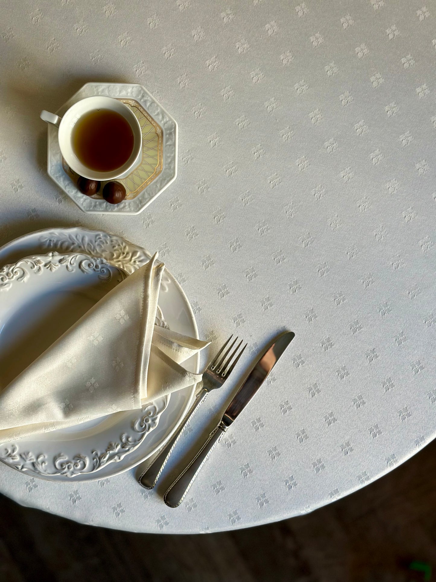 Classic napkin with an ornament | Classic Dinner