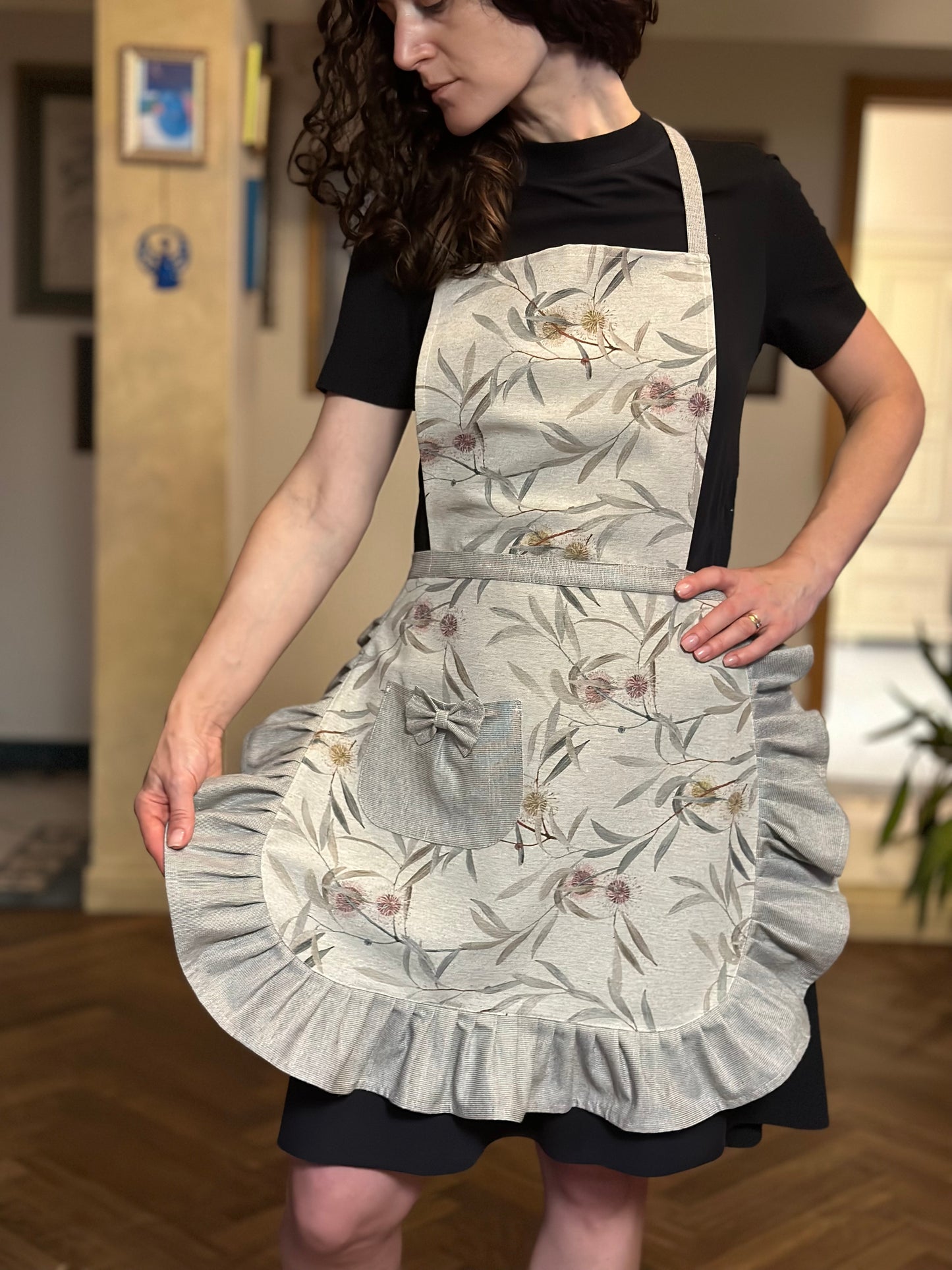 Apron for Woman with Frill and Pocket with squares Frill | Pipo fresno