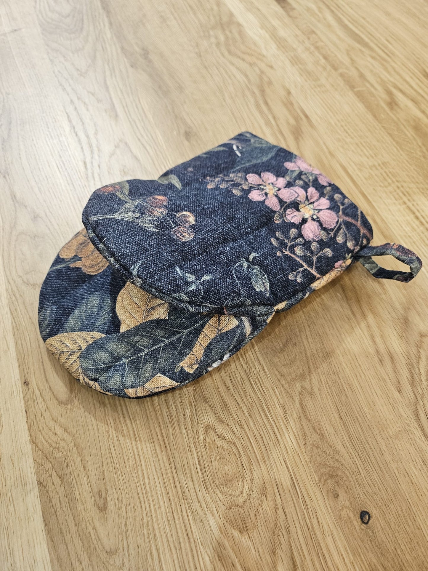 Handcrafted Kitchen Oven Mitt | Exotic Night