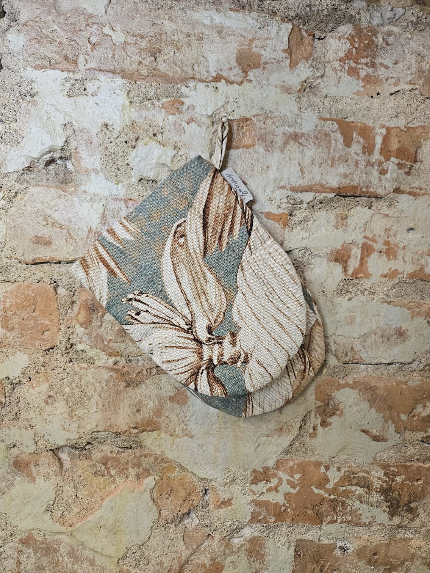Handcrafted Kitchen Oven Mitt | Terra Flora