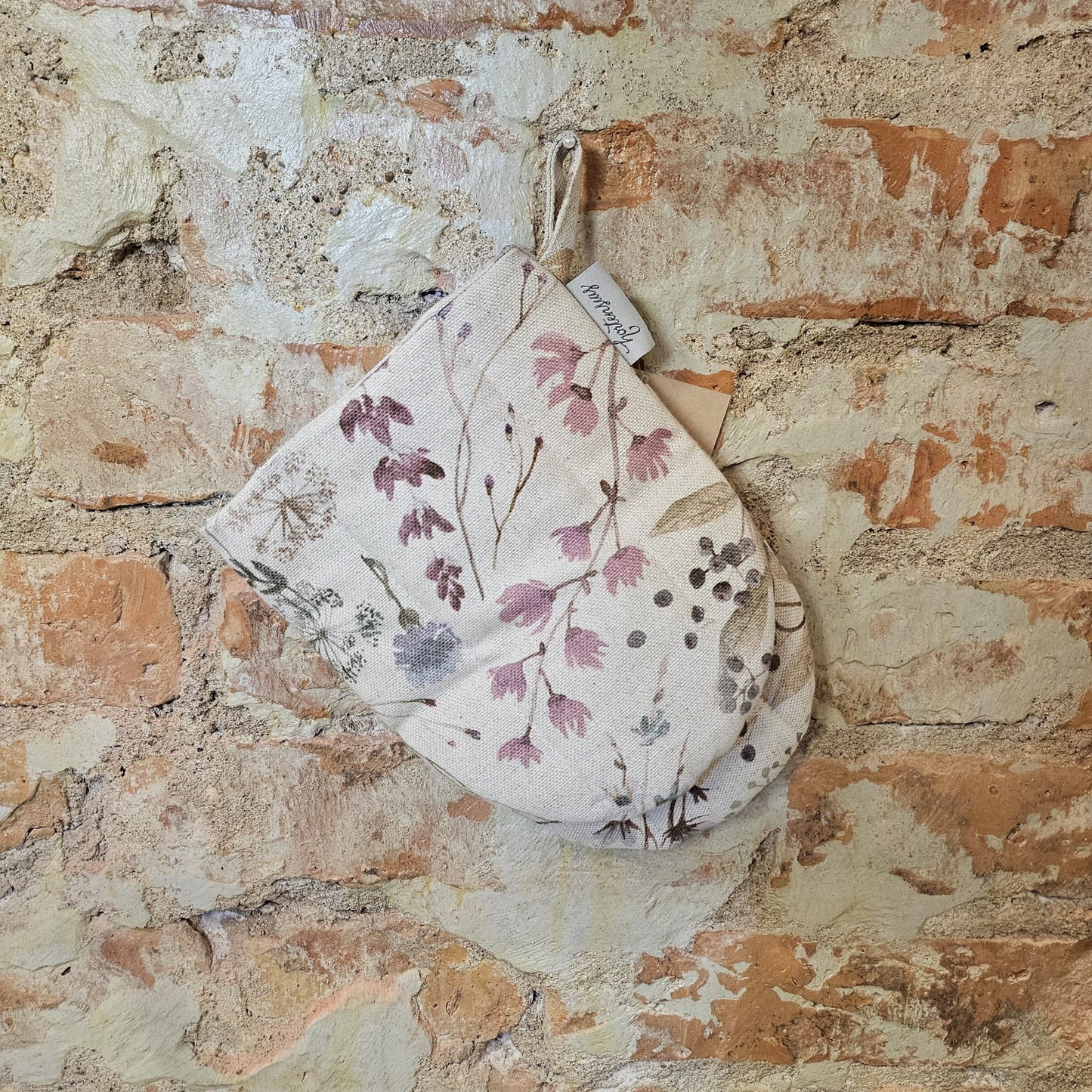Handcrafted Kitchen Oven Mitt | Aitana