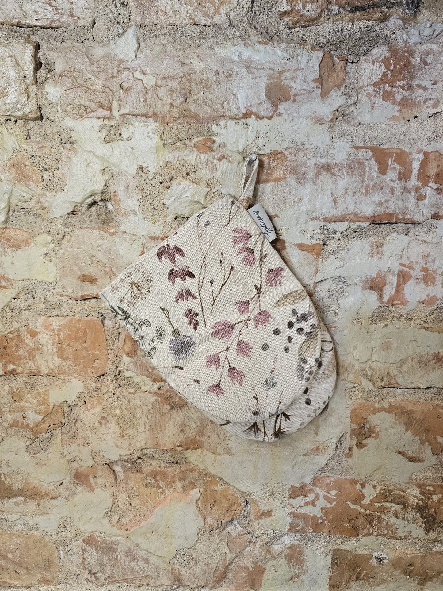 Handcrafted Kitchen Oven Mitt | Aitana