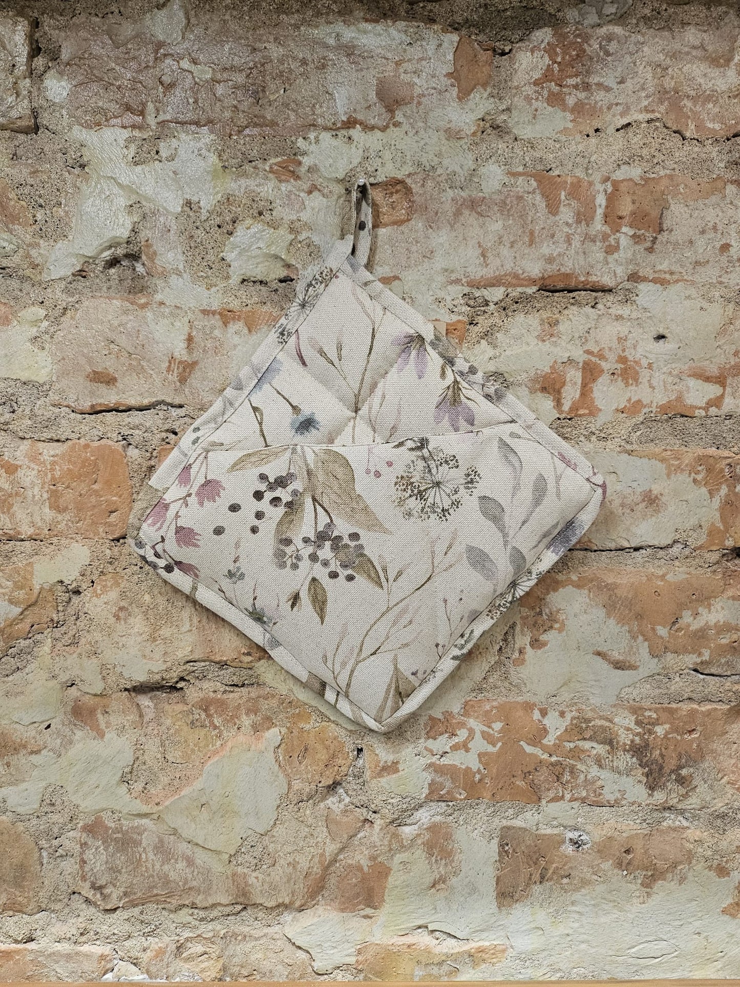 Handcrafted Pot Holder with Pocket | Aitana