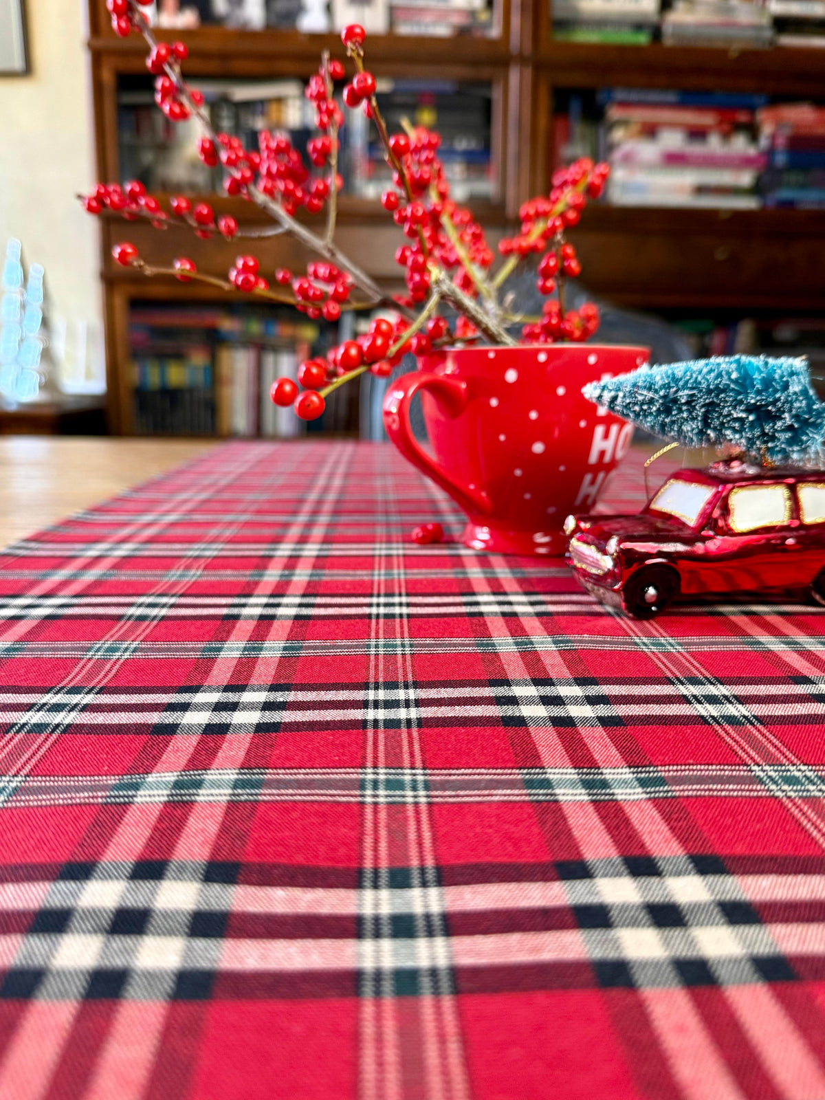 Christmas Tartan Plaid Table Runner – Trendy Red