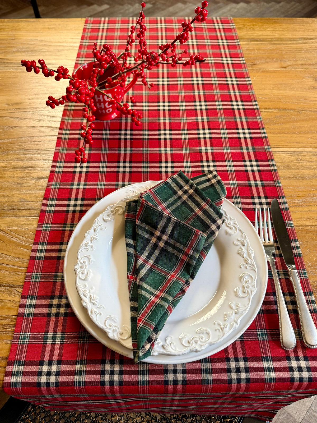 Christmas Tartan Plaid Table Runner – Trendy Red