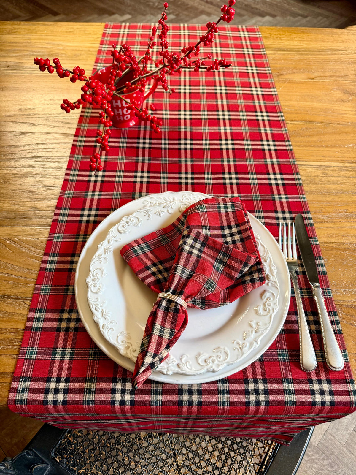Christmas Tartan Plaid Table Runner – Trendy Red