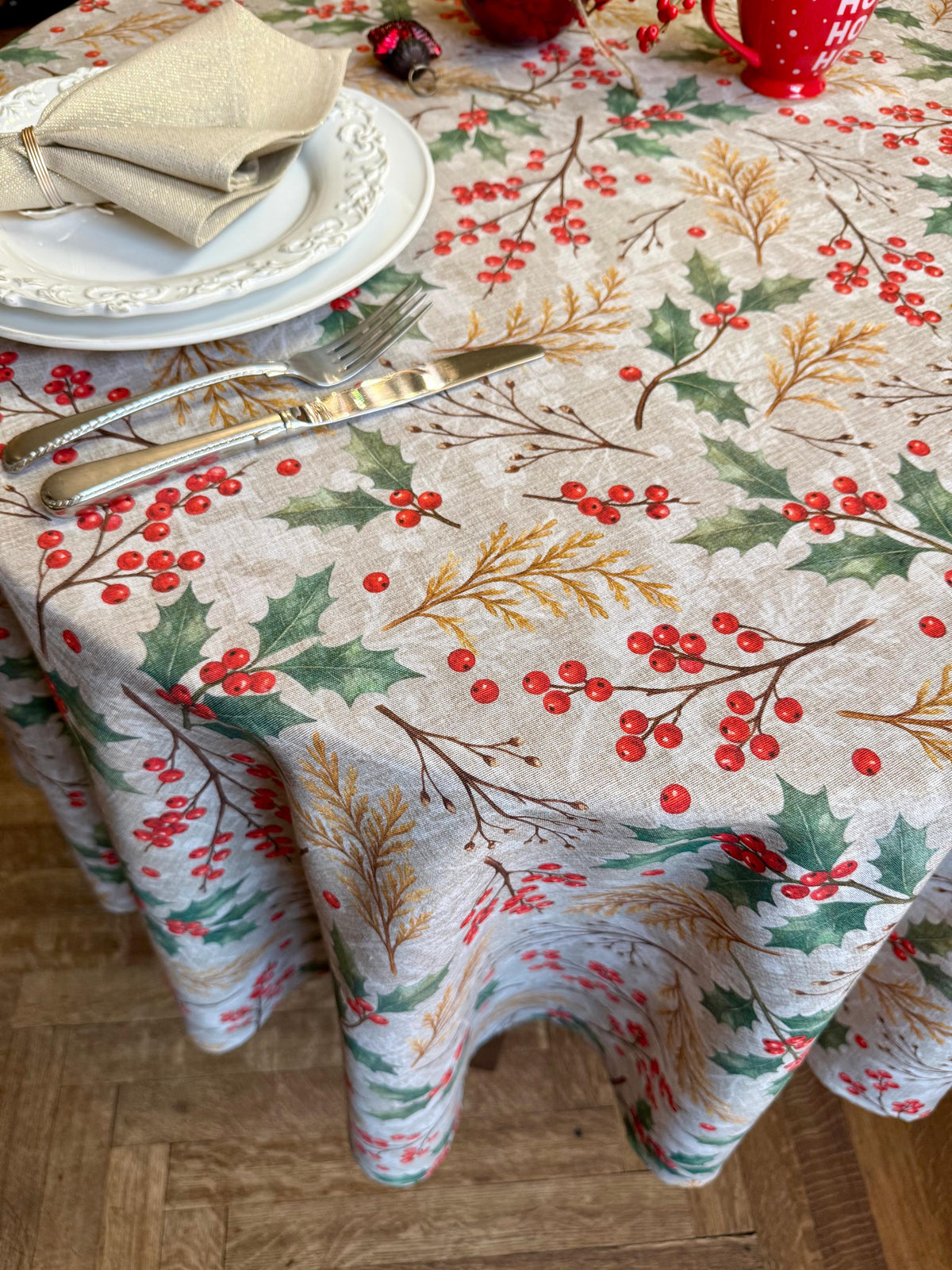 Round Christmas Tablecloth, Cotton Blend Botanical Tablecloth | Winter Berries