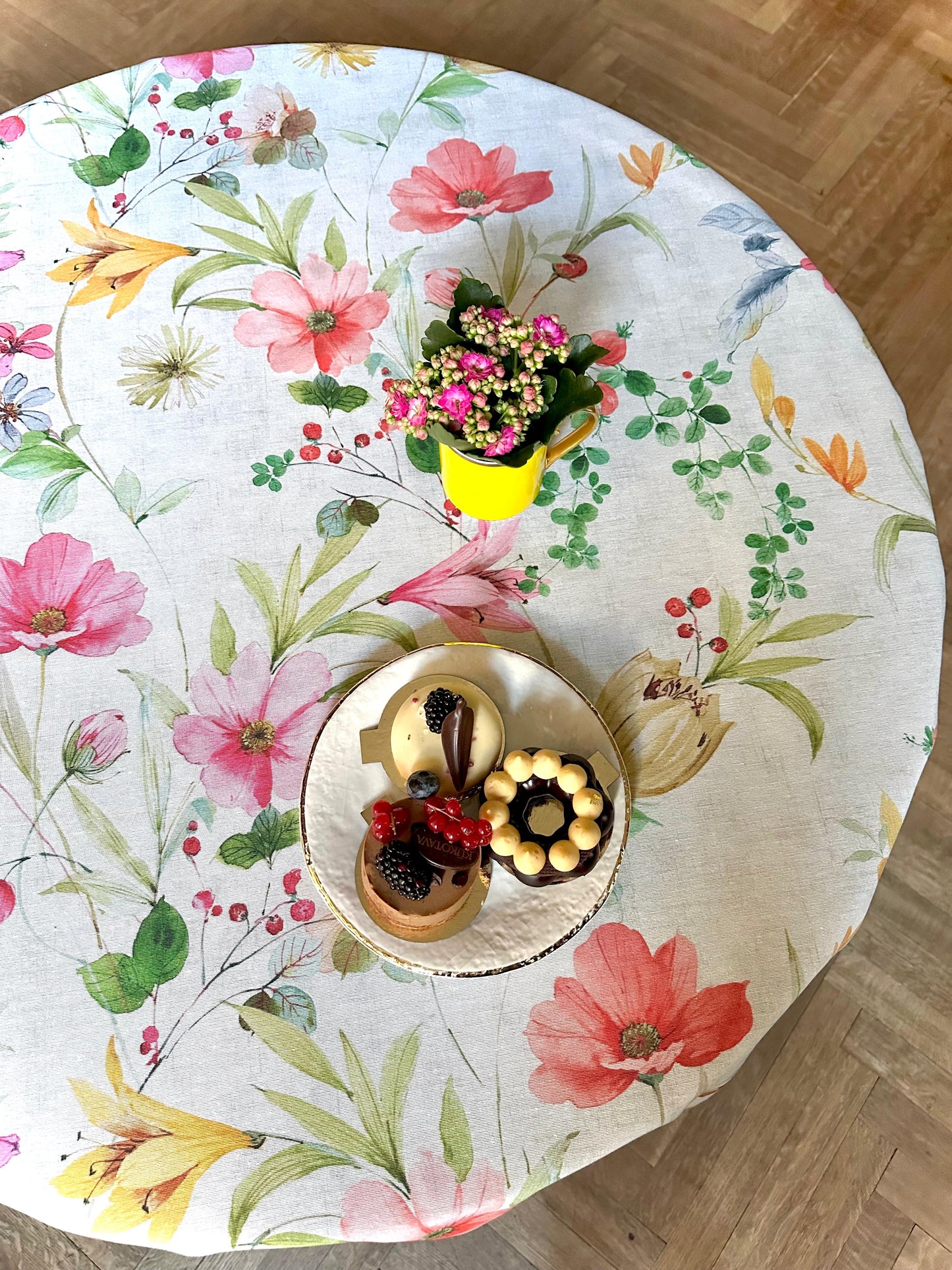 Round Floral Tablecloth, Poly-Cotton Mix, Printed | Color in Bloom