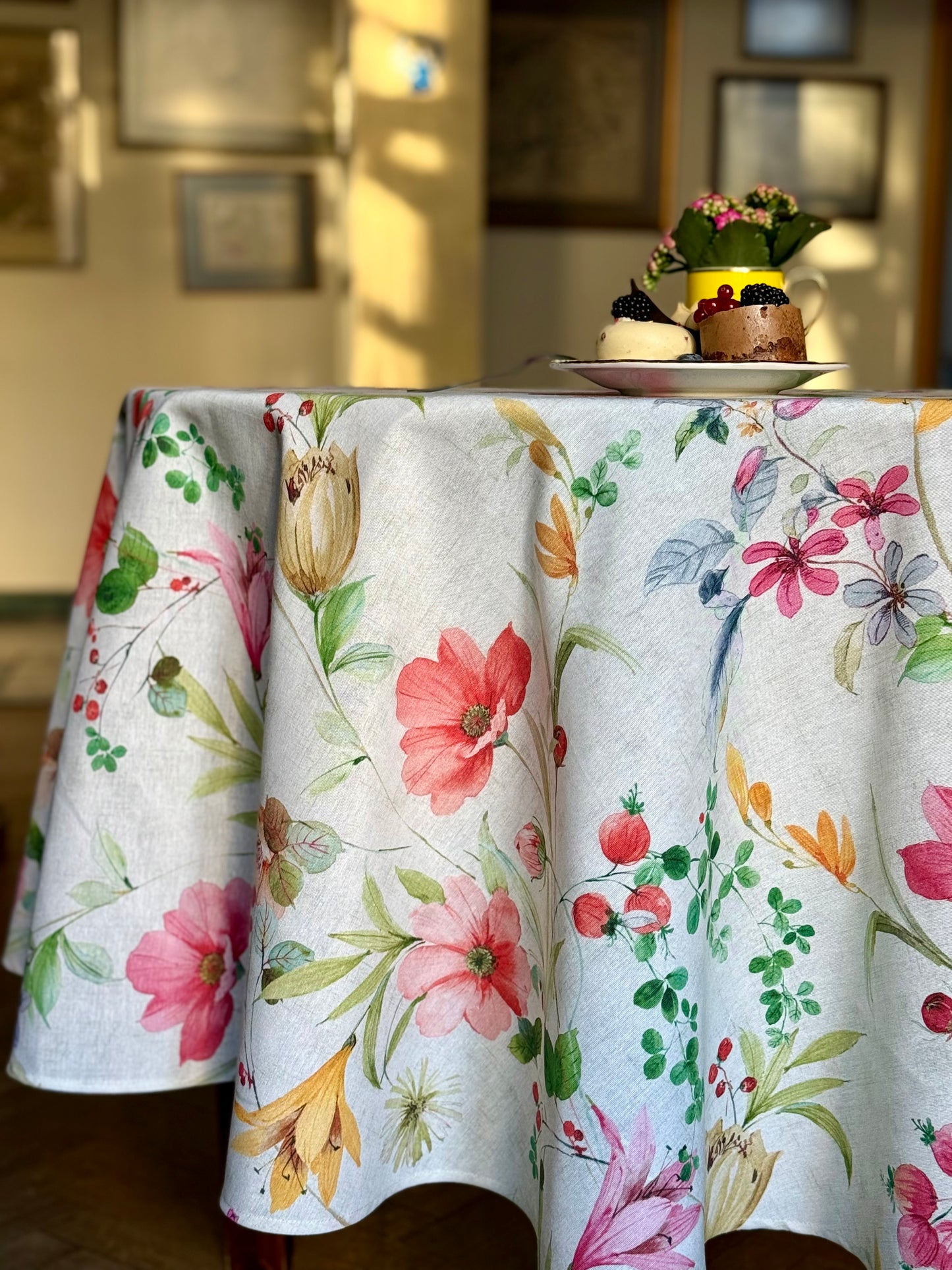 Round Floral Tablecloth, Poly-Cotton Mix, Printed | Color in Bloom