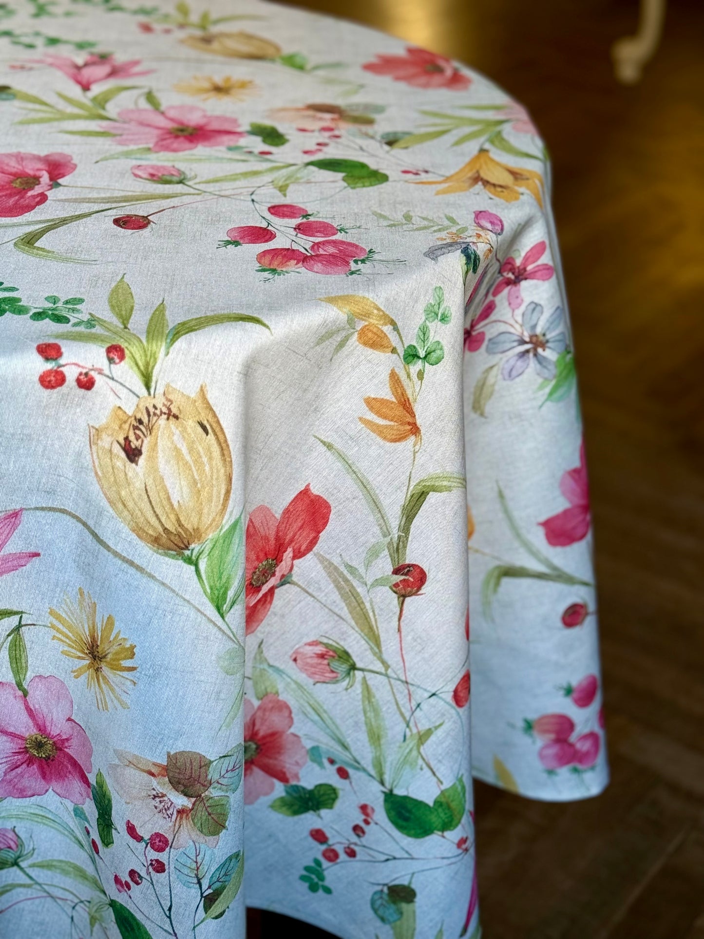 Round Floral Tablecloth, Poly-Cotton Mix, Printed | Color in Bloom