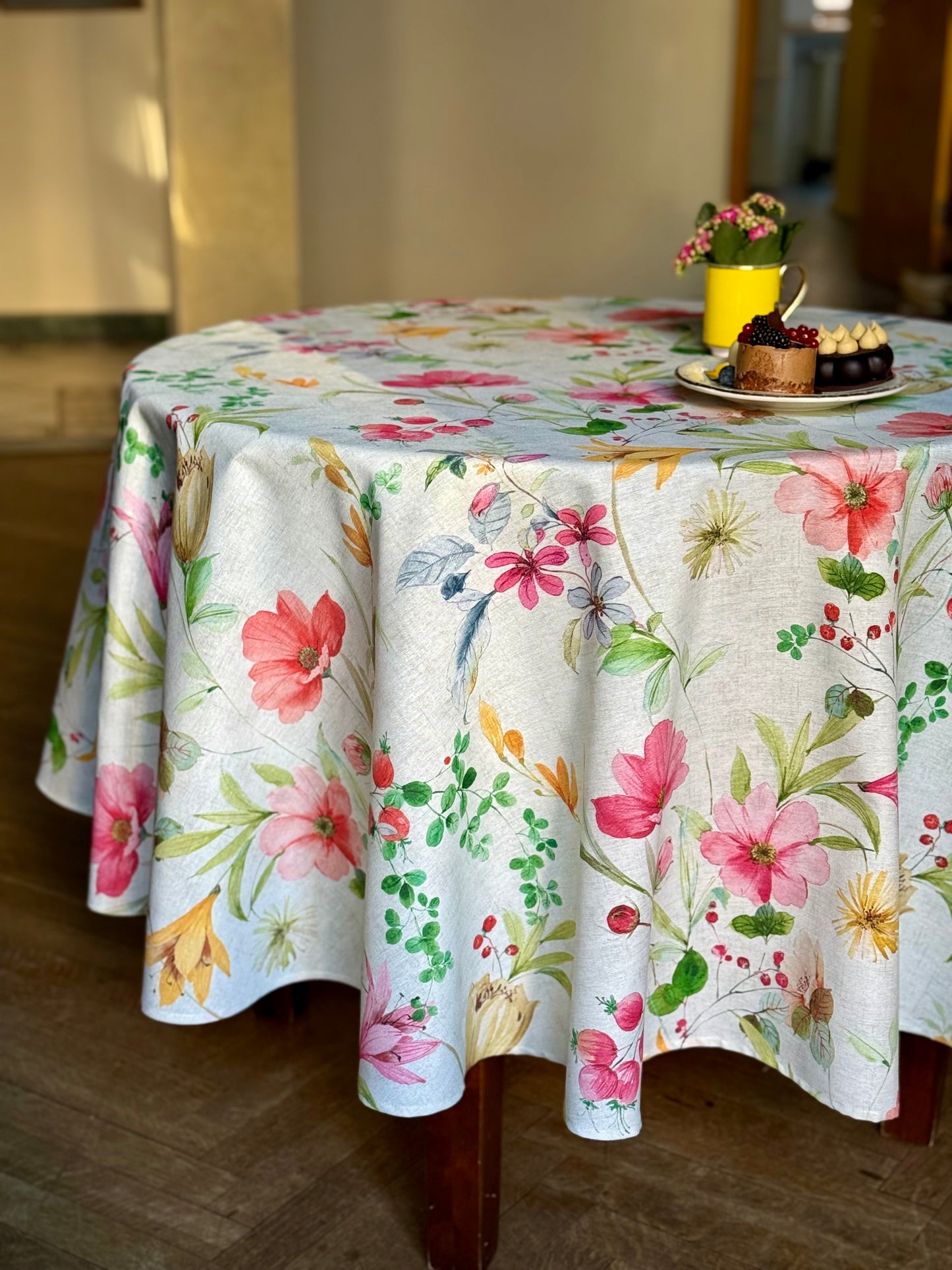 Round Floral Tablecloth, Poly-Cotton Mix, Printed | Color in Bloom