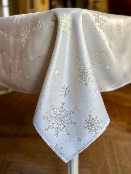 Rectangular Tablecloth, Festive Motive, Christmas Motive | Golden Snowfall