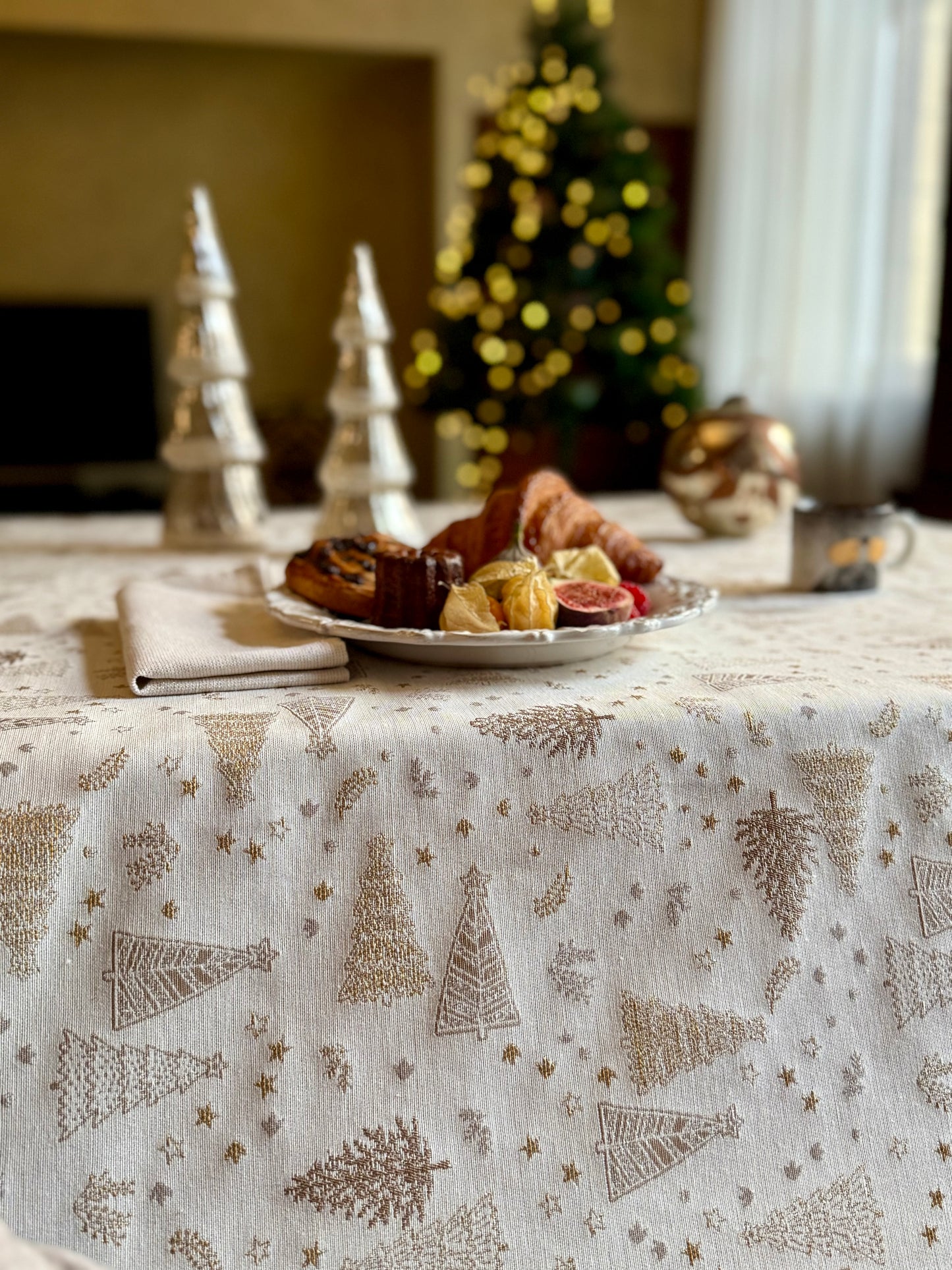 Winter rectangular Tablecloth, Festive Motive, Christmas Motive | Golden Forest